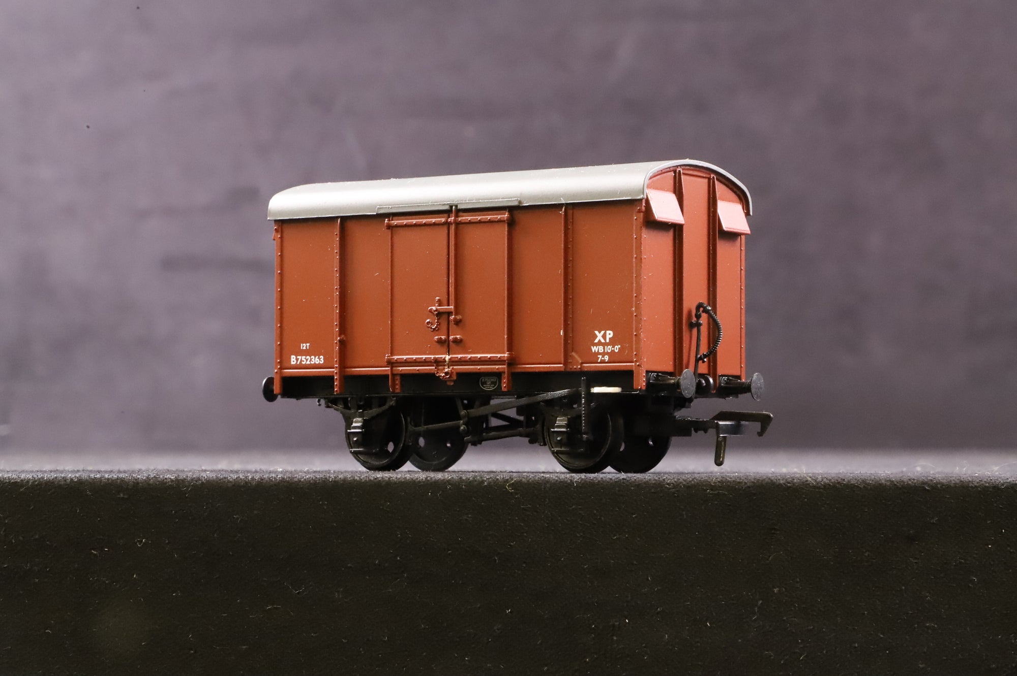 Bachmann OO Rake Of 5 Mixed BR Bauxite Vans