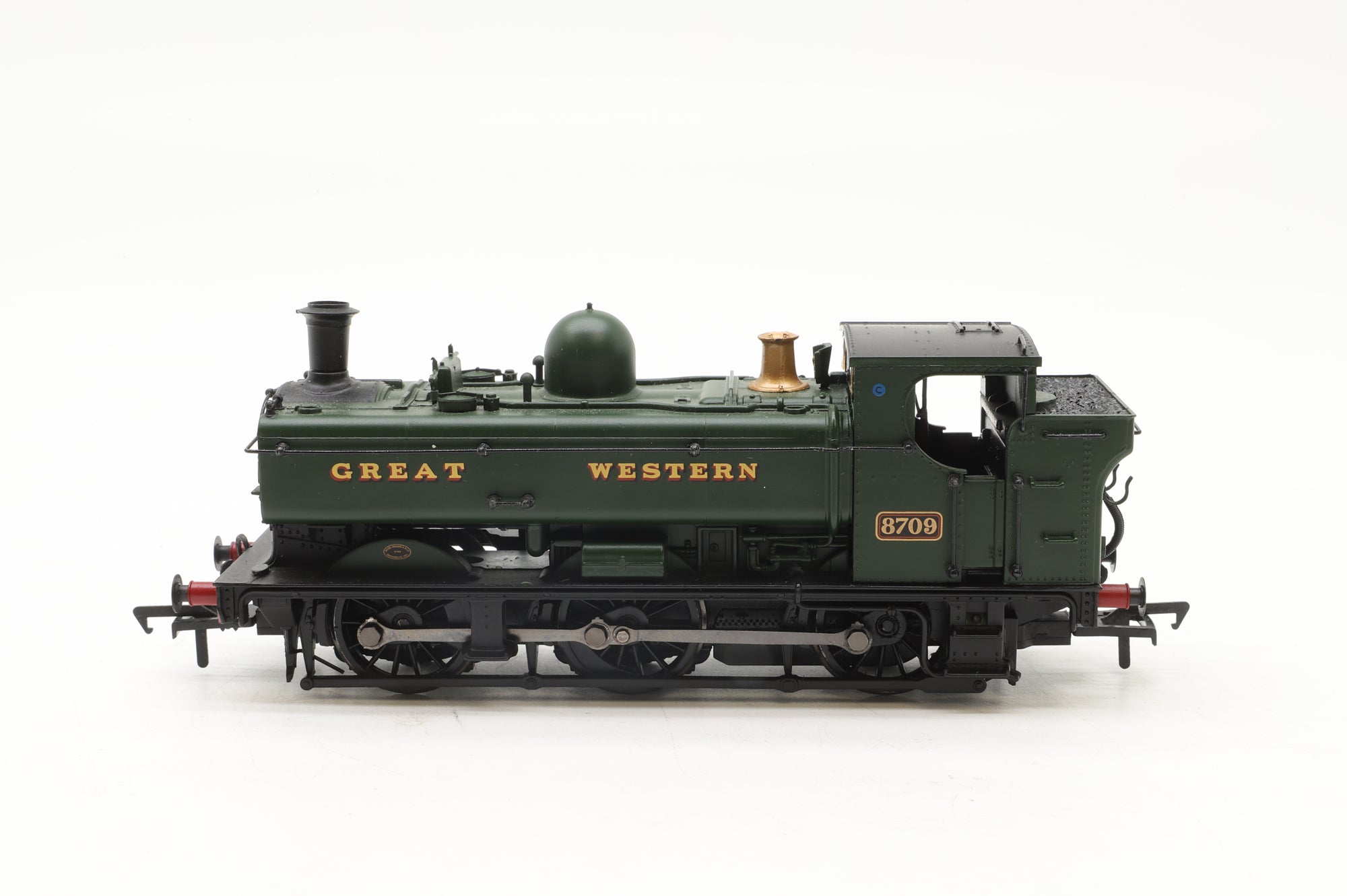Bachmann OO 32-218 Class 57XX Pannier Tank 8709 in GWR Green
