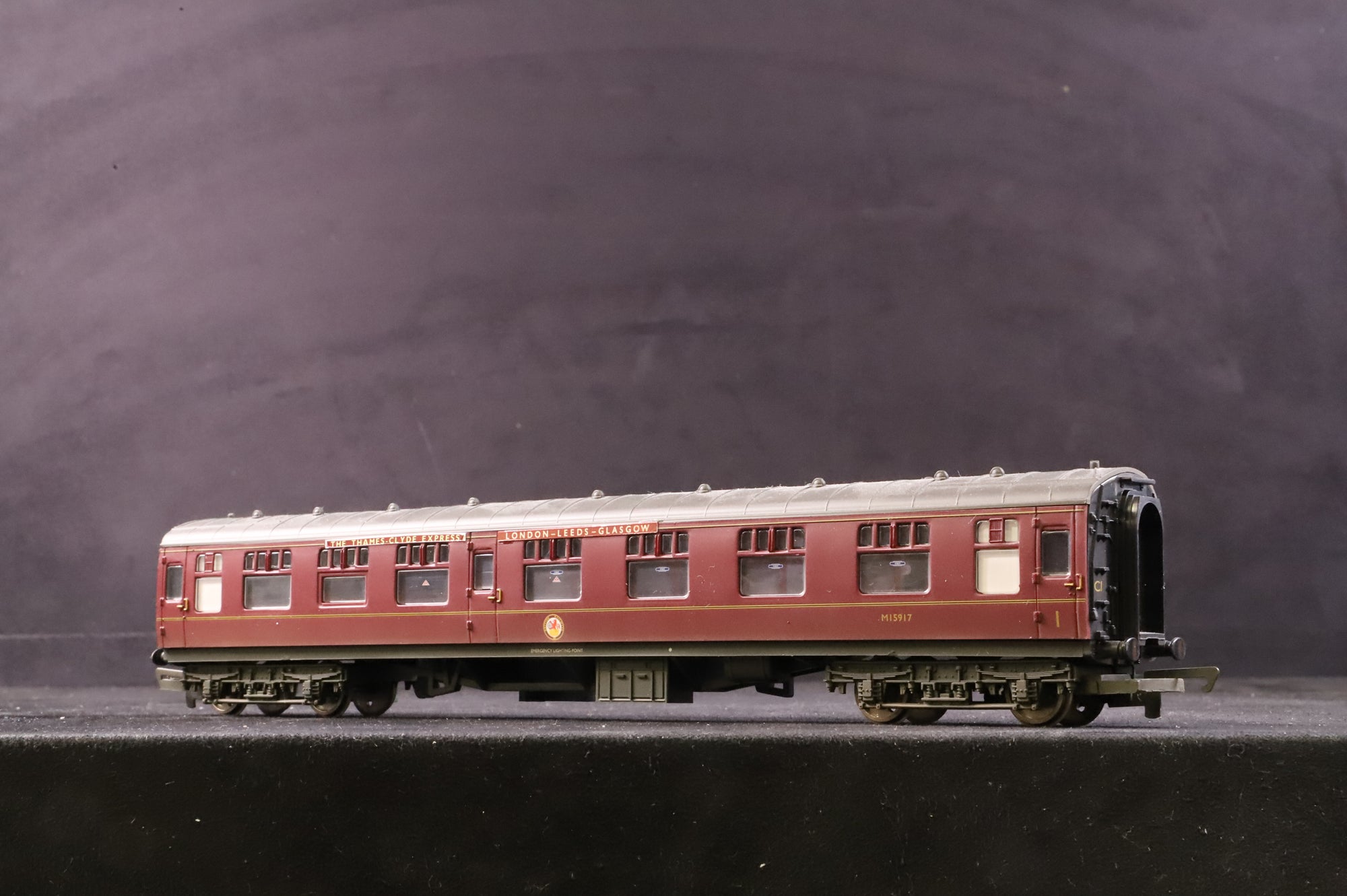 Hornby OO R2329M Thames - Clyde Express Train Pack Ltd Ed 1264/ 1500