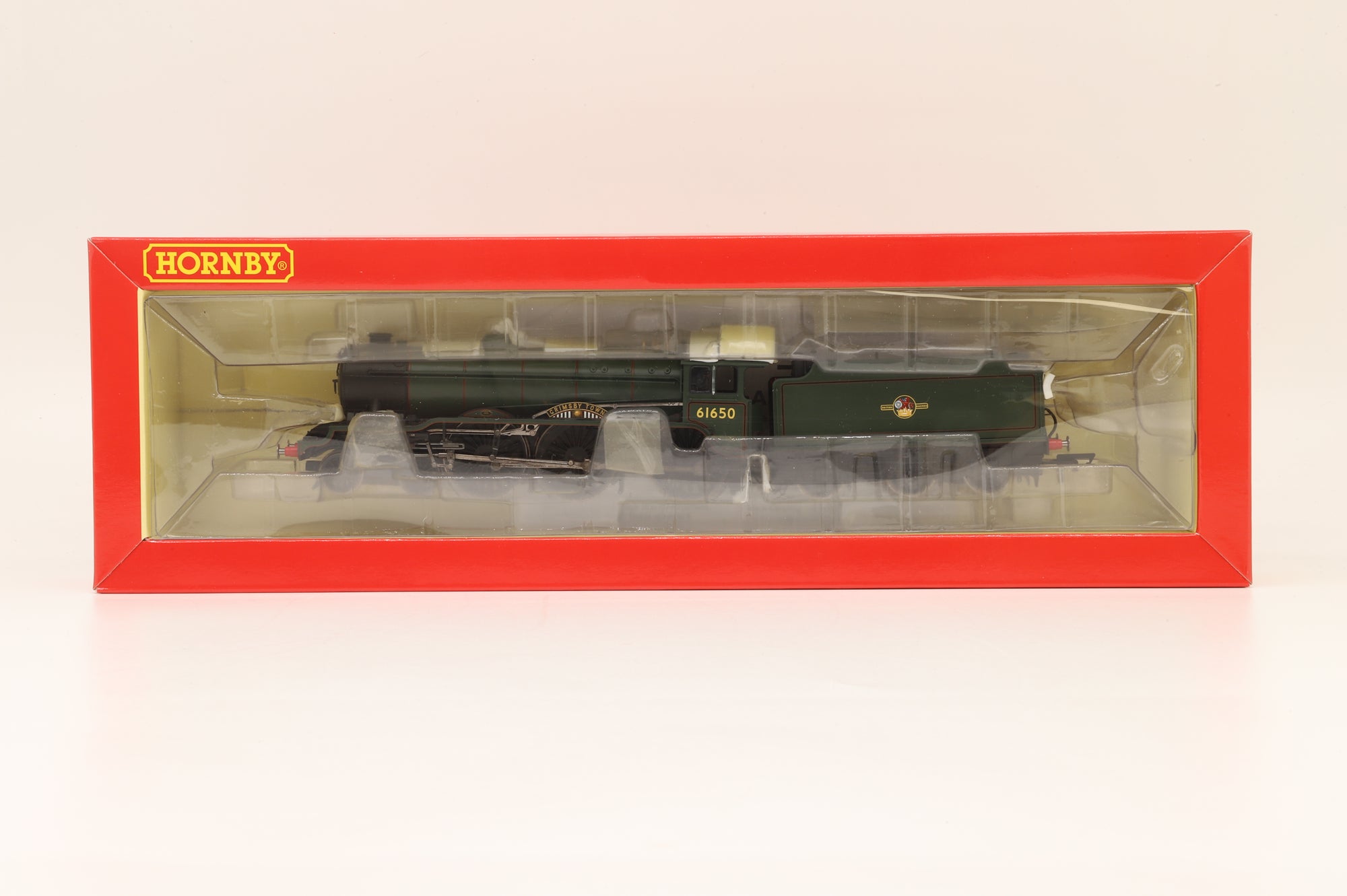 Hornby OO R2922 Class B17/6 '61650' Grimsby Town' BR Green L/C