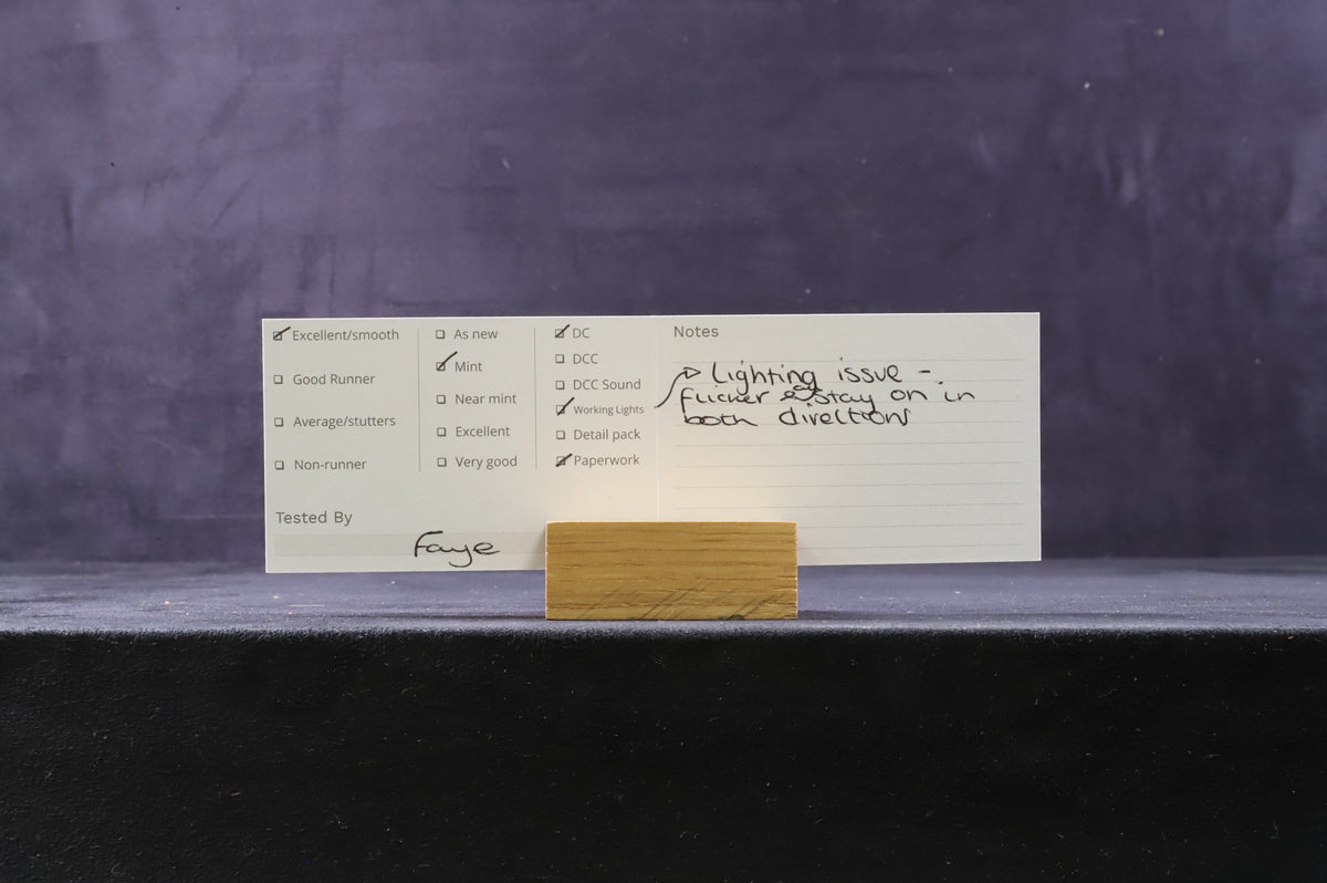 Bachmann OO 32-515 Derby Lightweight 2 Car DMU BR Green With Yellow Warning Panel