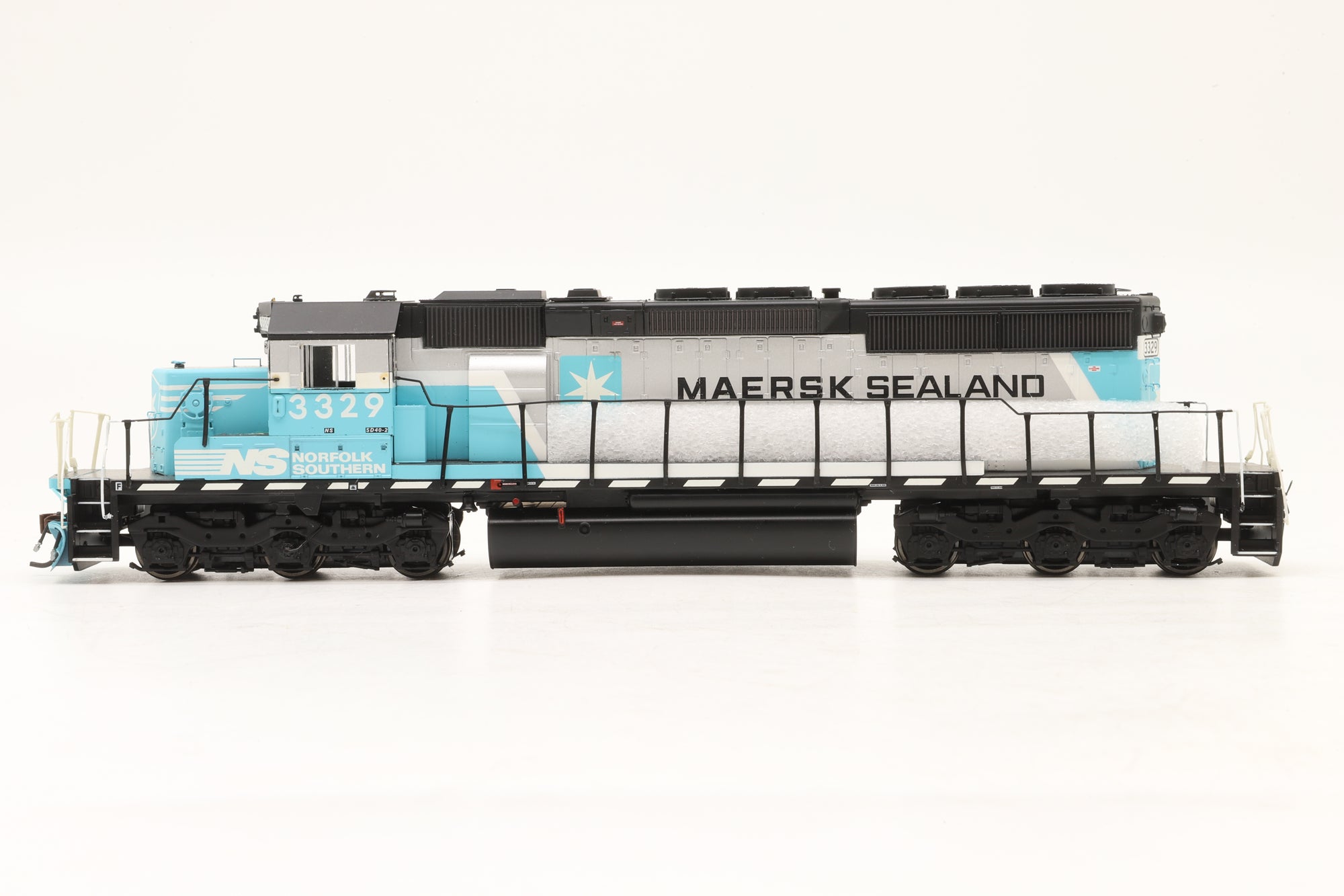 WORKSHOP Athearn HO ATH95266 SD40-2 3329 in Maersk Sealand Livery