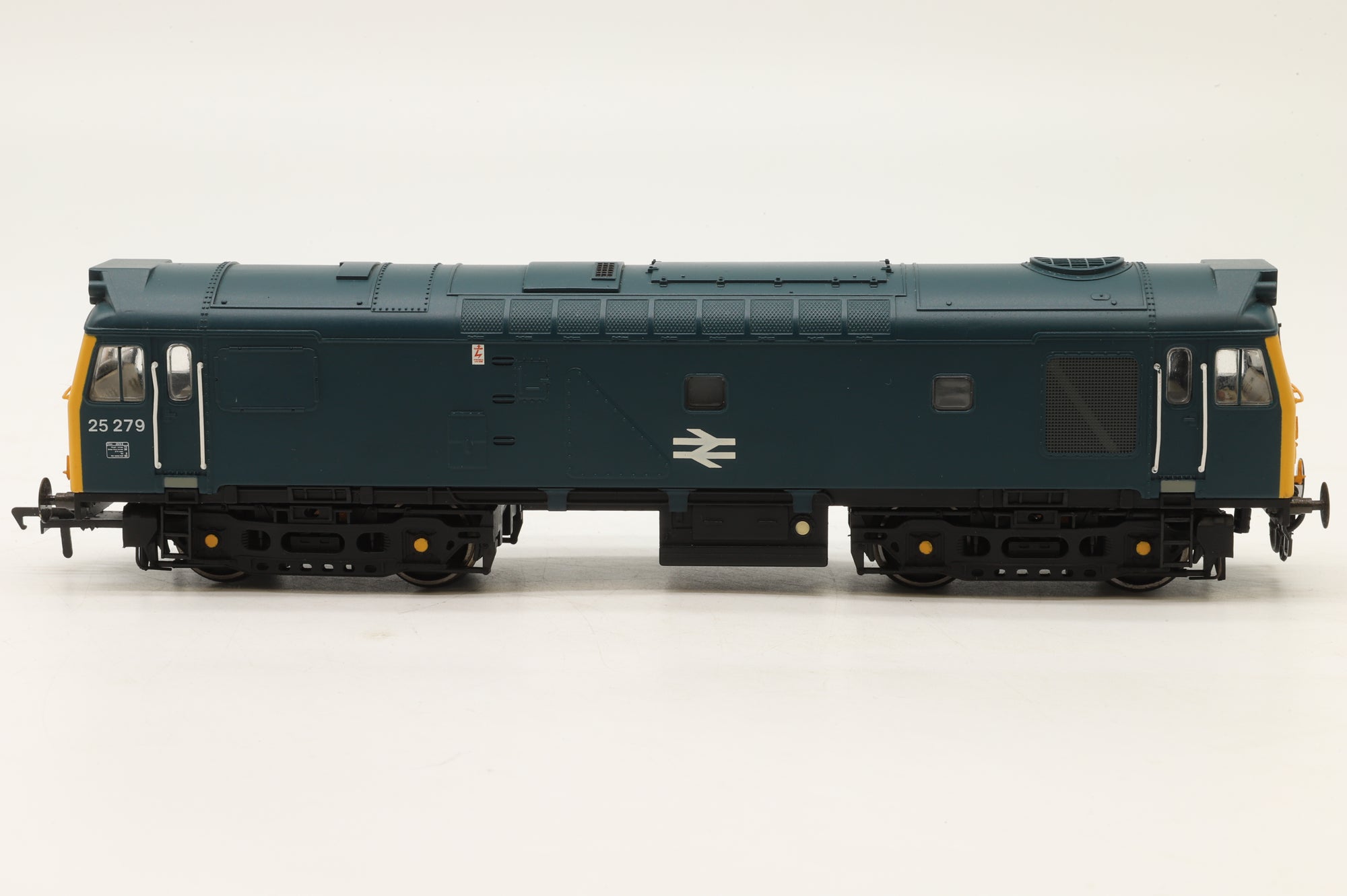 Bachmann OO Class 25 '25279' BR Blue