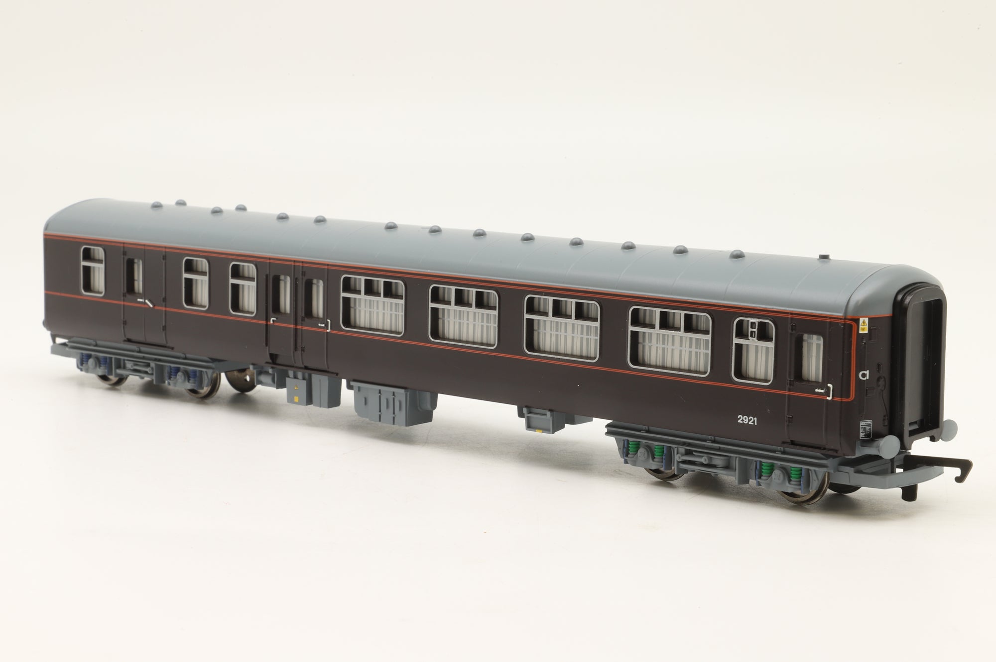 Hornby OO R4197 'The Royal Train' Coach Pack