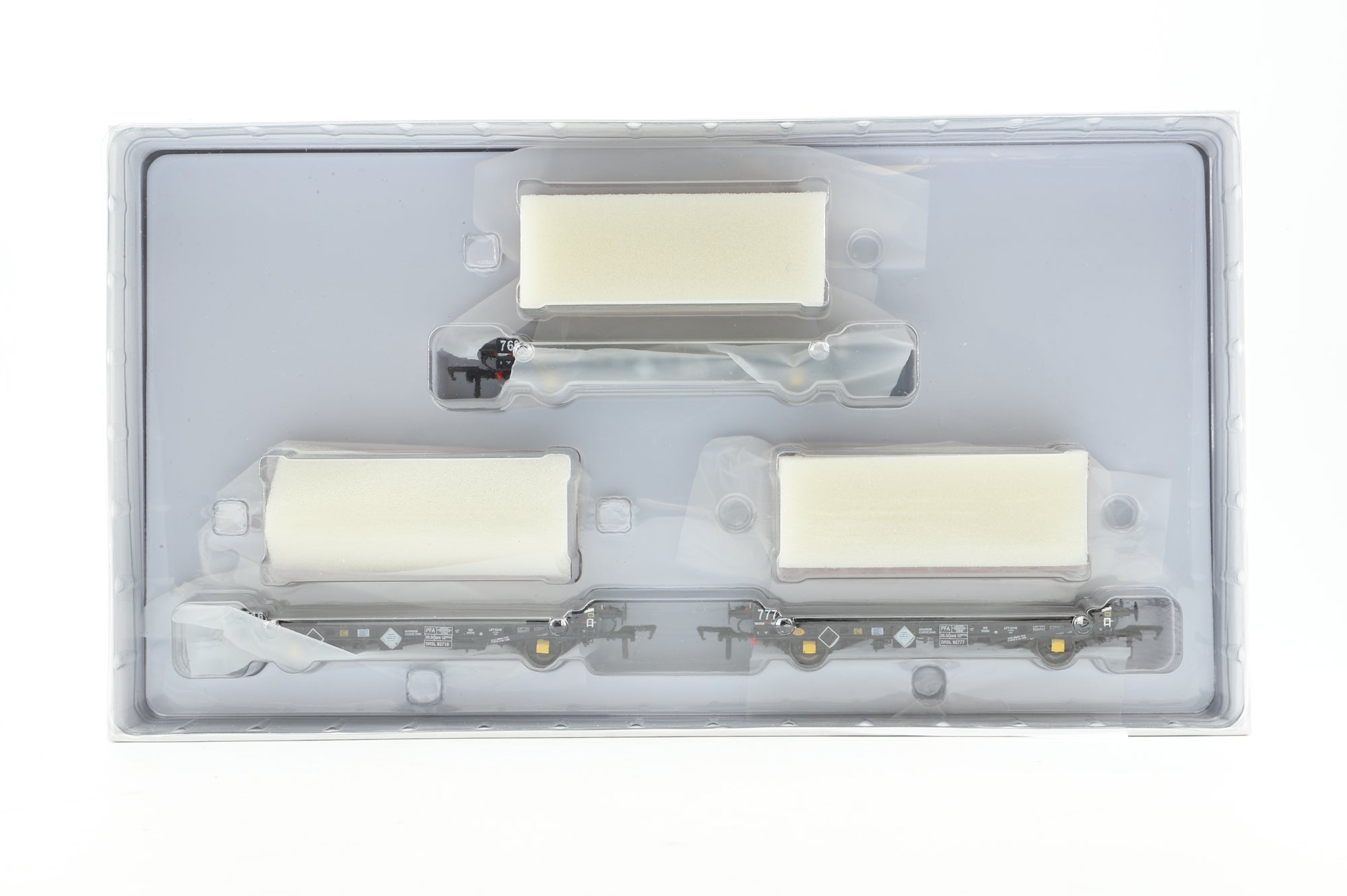 Accurascale OO ACC2080-DRS-N Triple Pack of PFO12A PFA Container Flat Wagons