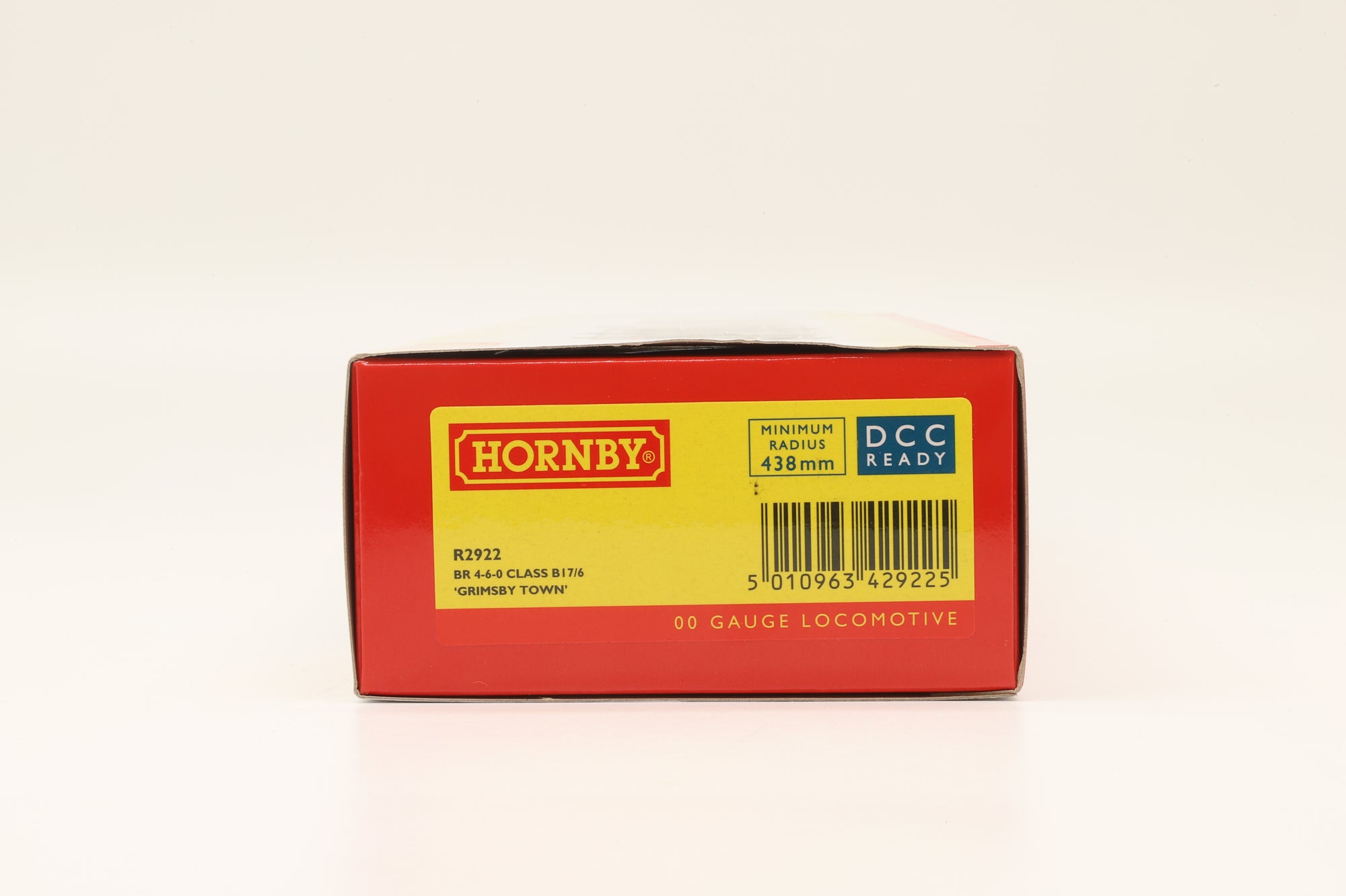 Hornby OO R2922 Class B17/6 '61650' Grimsby Town' BR Green L/C