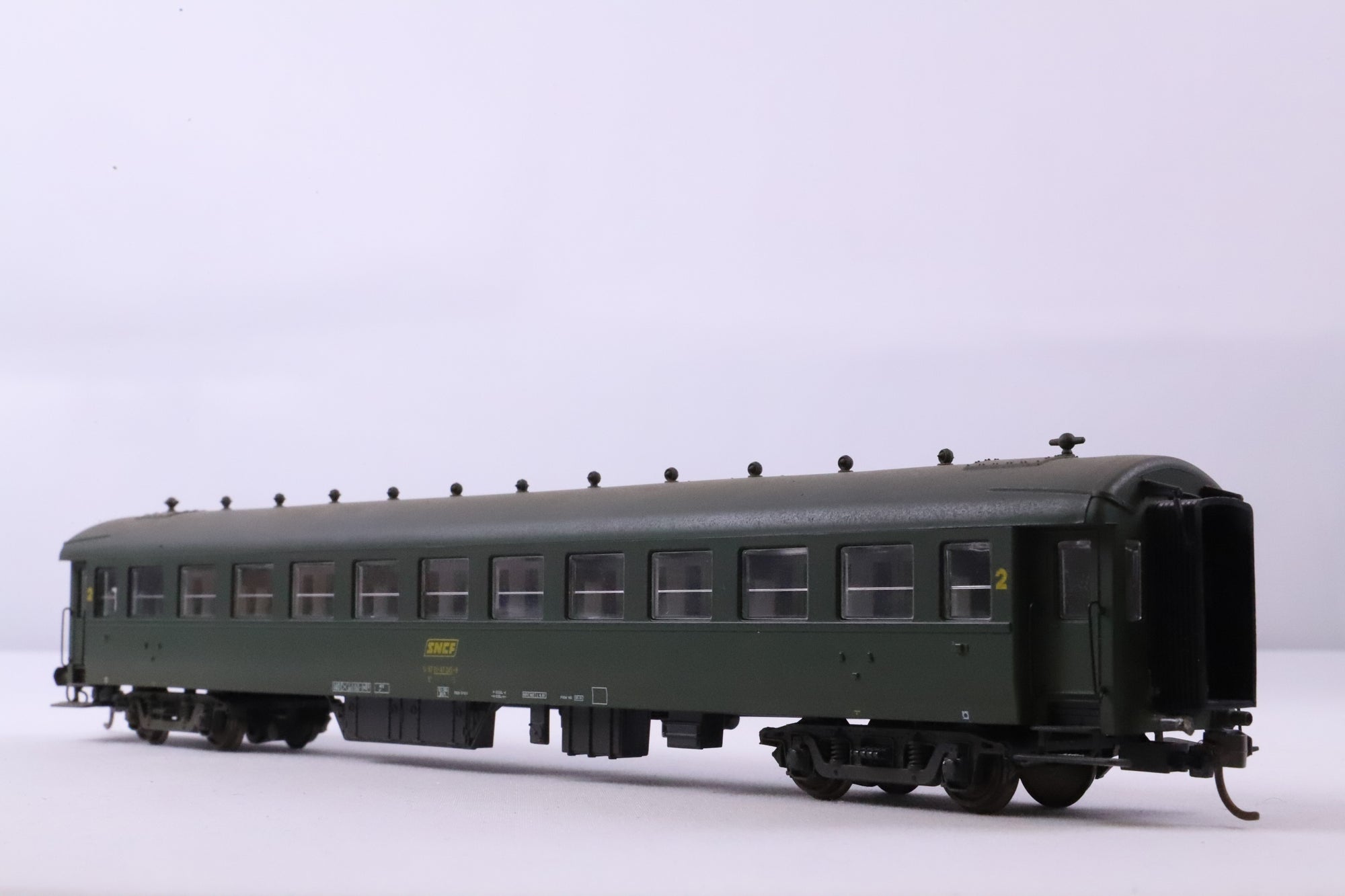 Roco HO Rake Of 3 SNCF Green Coaches Weathered Inc. 44600, 44214B & 44212B