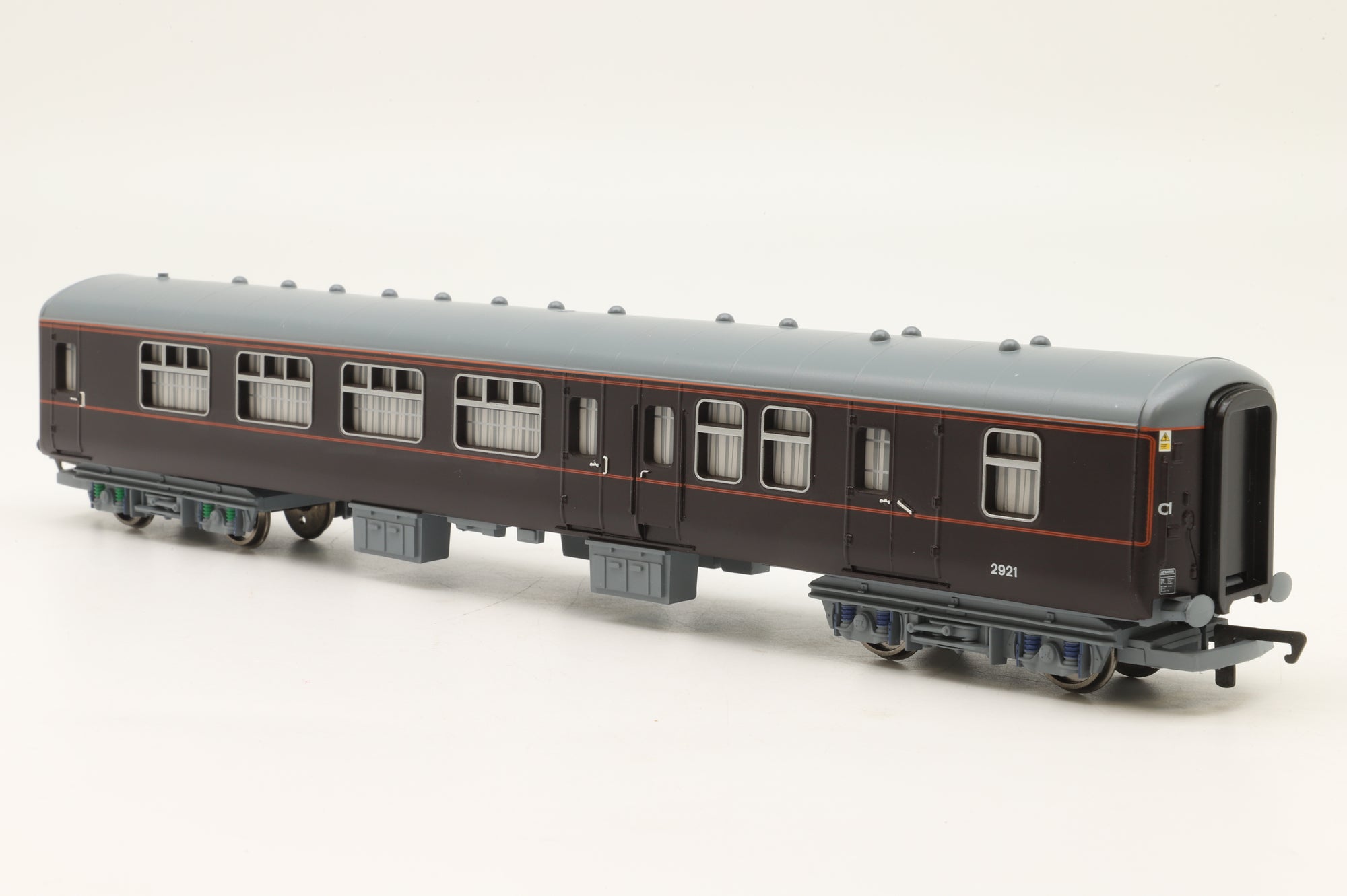 Hornby OO R4197 'The Royal Train' Coach Pack