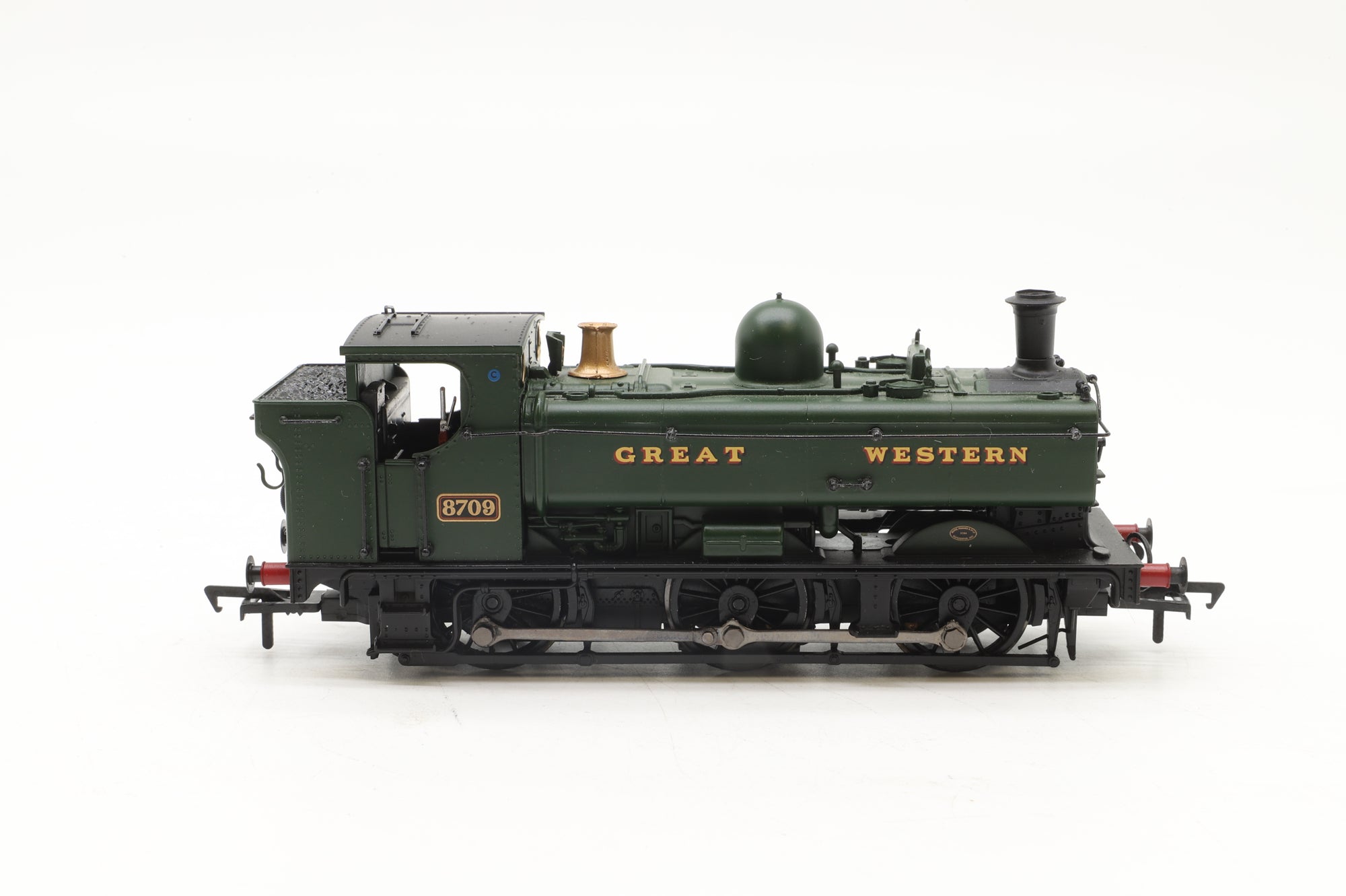 Bachmann OO 32-218 Class 57XX Pannier Tank 8709 in GWR Green