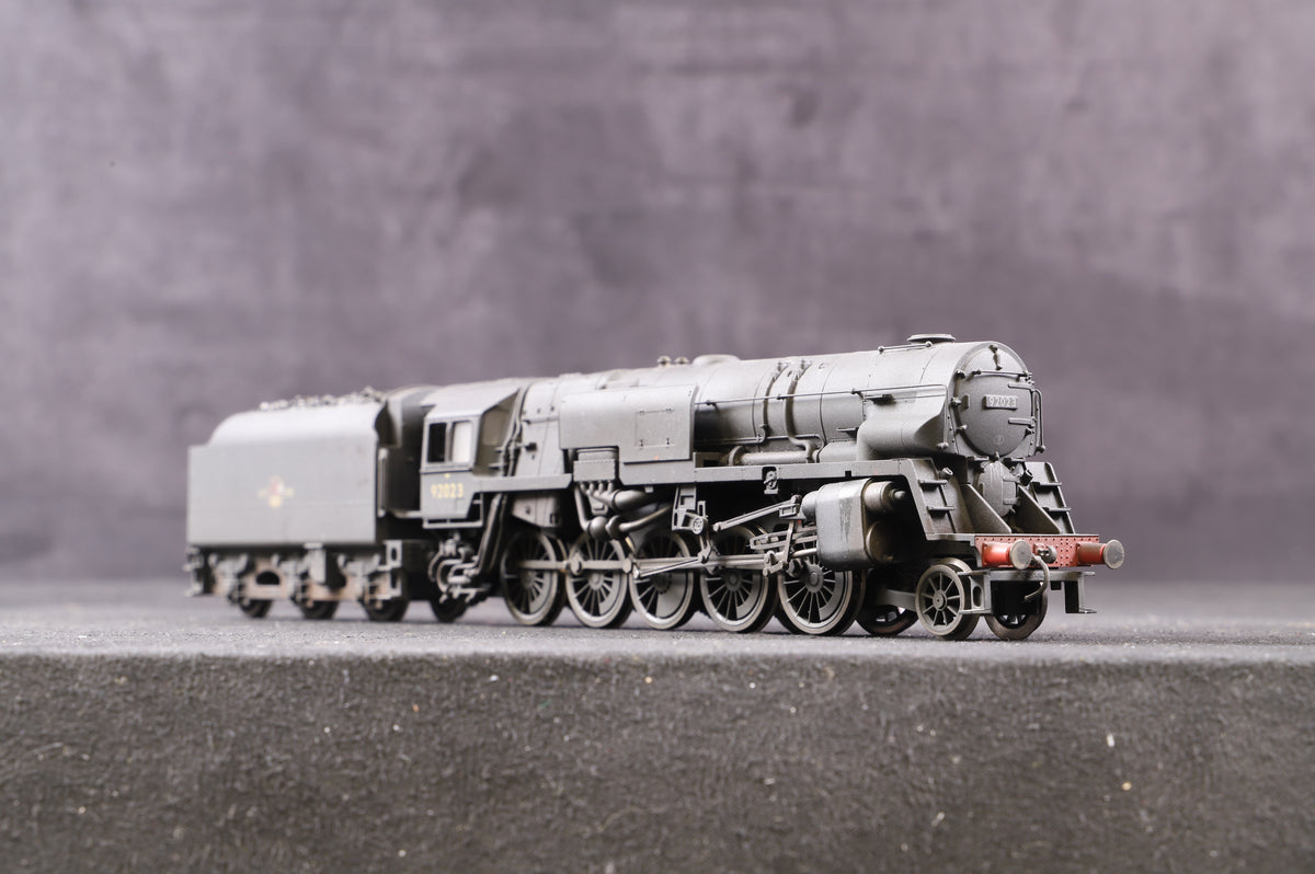 Hornby Railroad OO R3274 Class 9F Crosti Boiler &#39;92023&#39; BR Plain Black L/C, Weathered