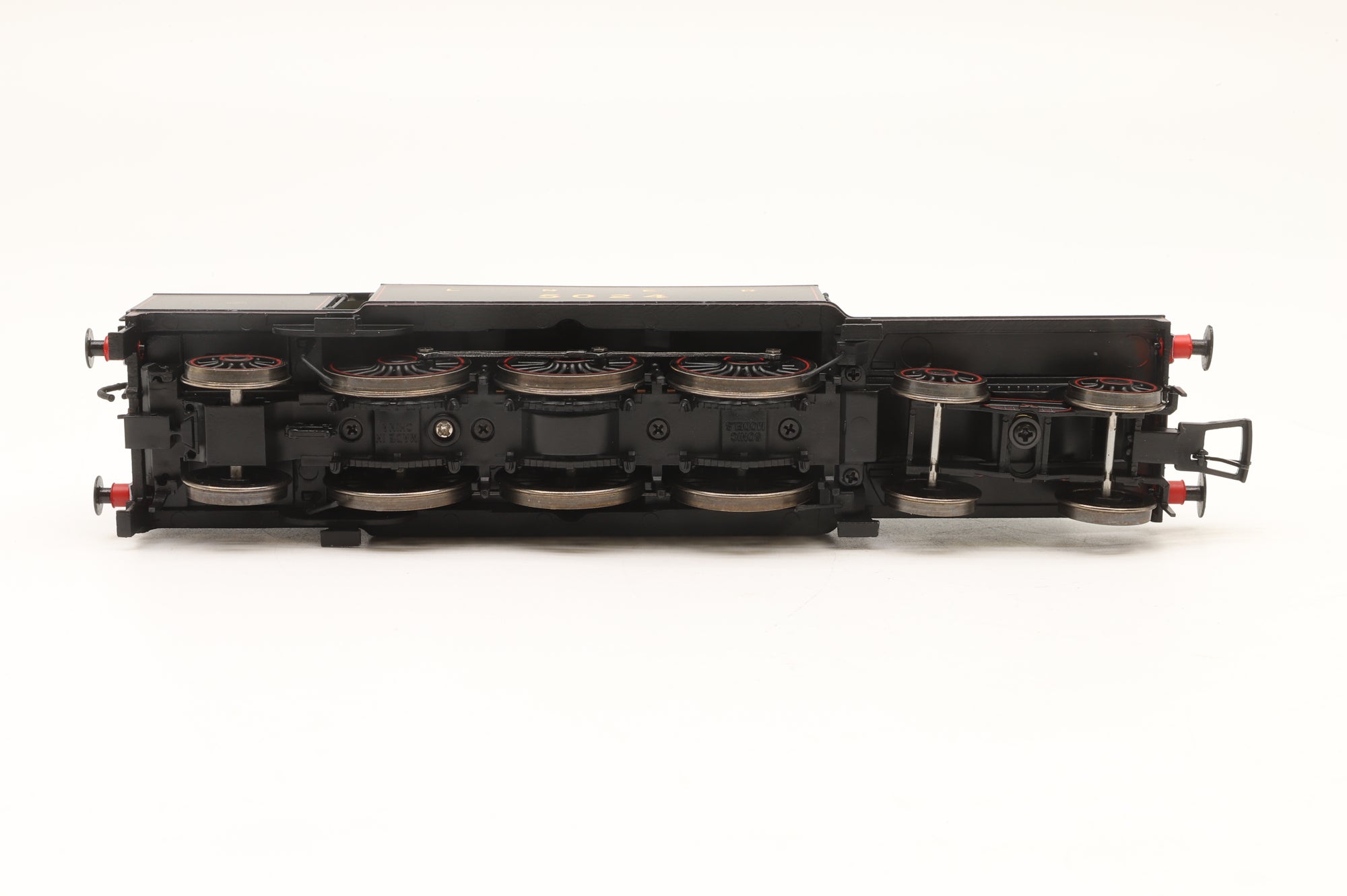 Sonic Models OO S4101-05 LNER A5 Black with Red Lining '5024'