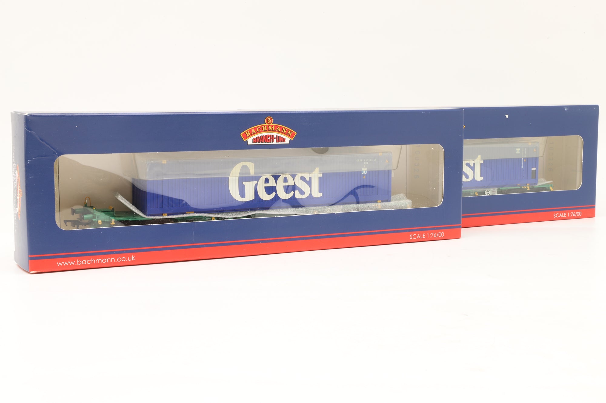 Bachmann OO 37-308 Twin Pack of Intermodal Bogie Wagons w/ 2x 'Geest' 45ft Containers