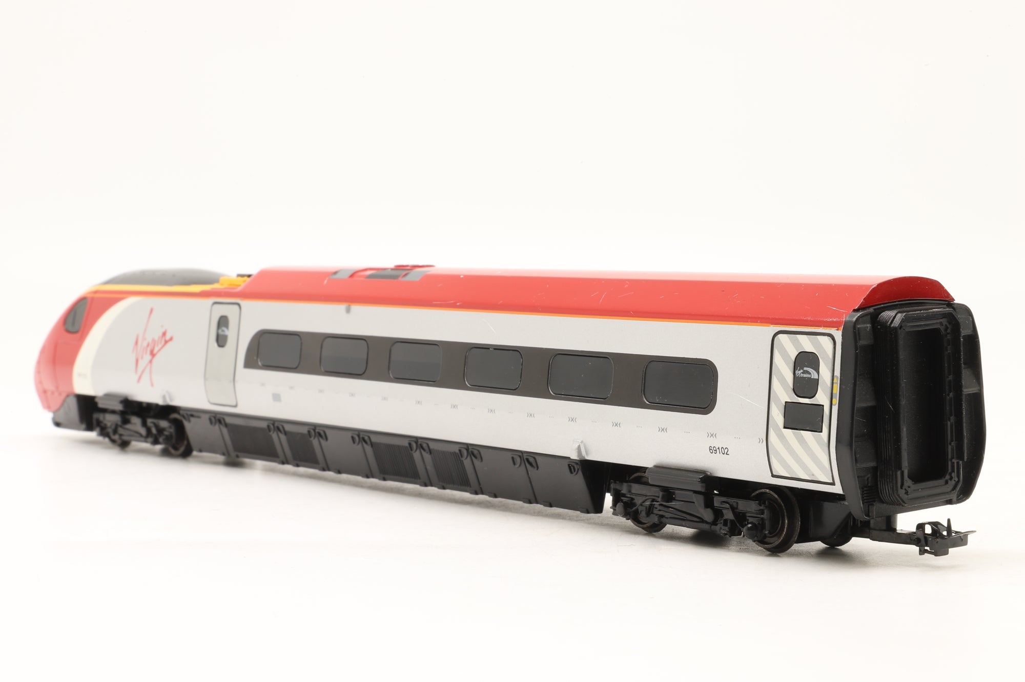 Dapol OO D390-2 Virgin Pendolino 'Red Revolution'