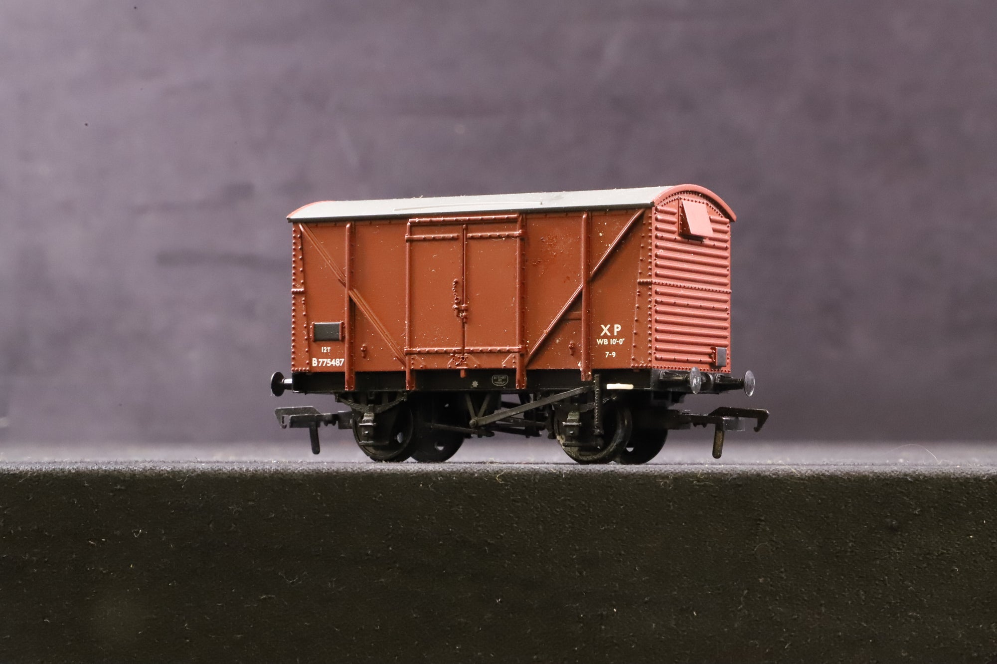 Bachmann OO Rake Of 5 Mixed BR Bauxite Vans