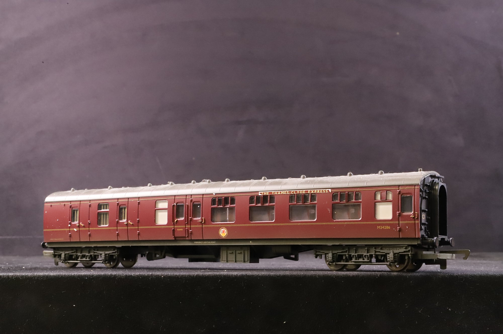Hornby OO R2329M Thames - Clyde Express Train Pack Ltd Ed 1264/ 1500