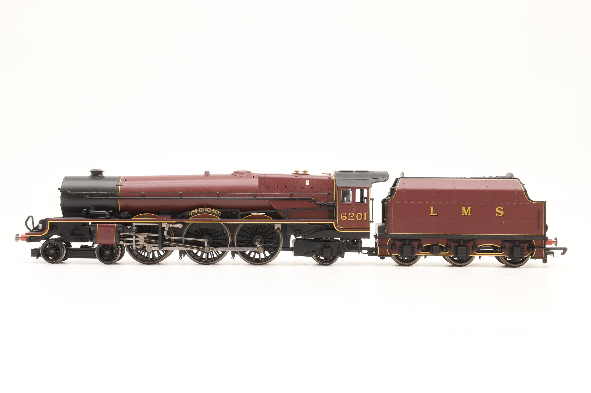Hornby OO 'The Royal Train Set' LMS Class 7P 'Princess Elizabeth' '6201' & Three Royal Coaches
