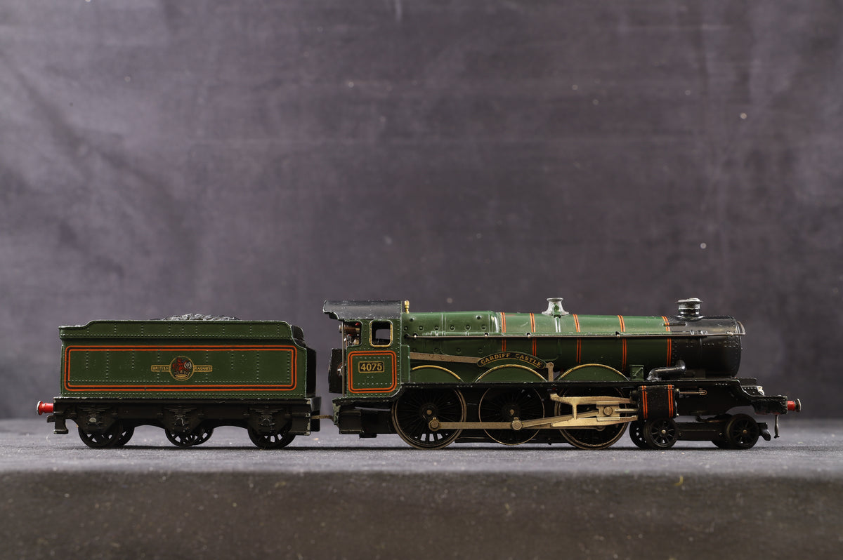 Hornby Dublo OO 2221 Castle Class 4-6-0 &#39;4075&#39; &#39;Cardiff Castle&#39; BR Green L/C 2-Rail