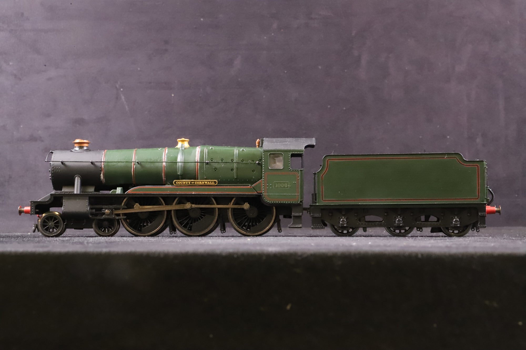 WORKSHOP Hornby OO County Class '1006' 'County Of Cornwall' BR Green Repainted