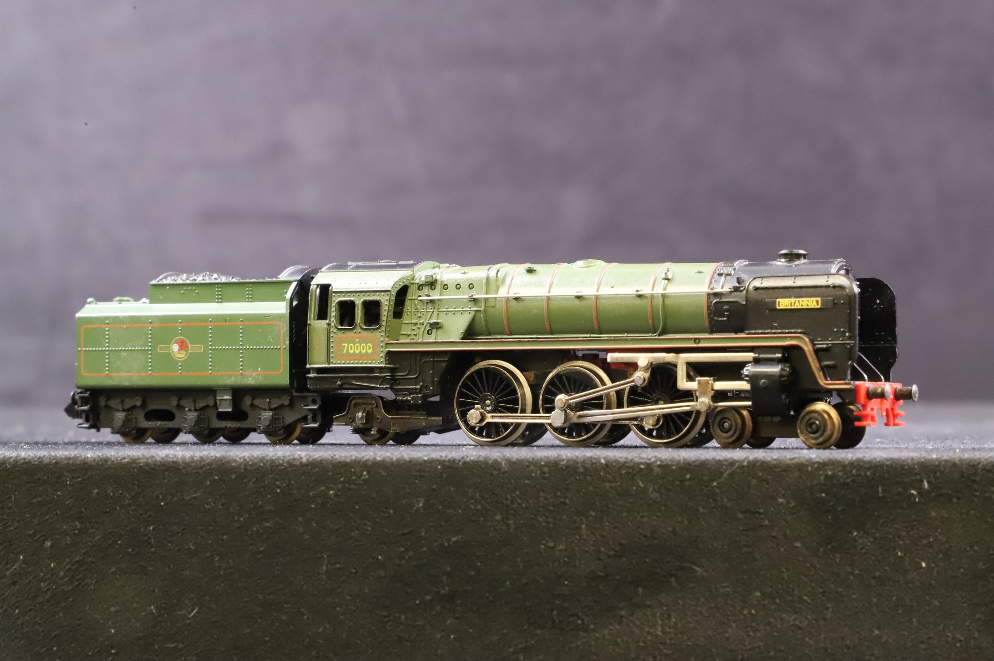 Hornby Minitrix N gauge 203 Standard Class 7 70000 'Britannia' in Lined BR Green w/ Late Crests