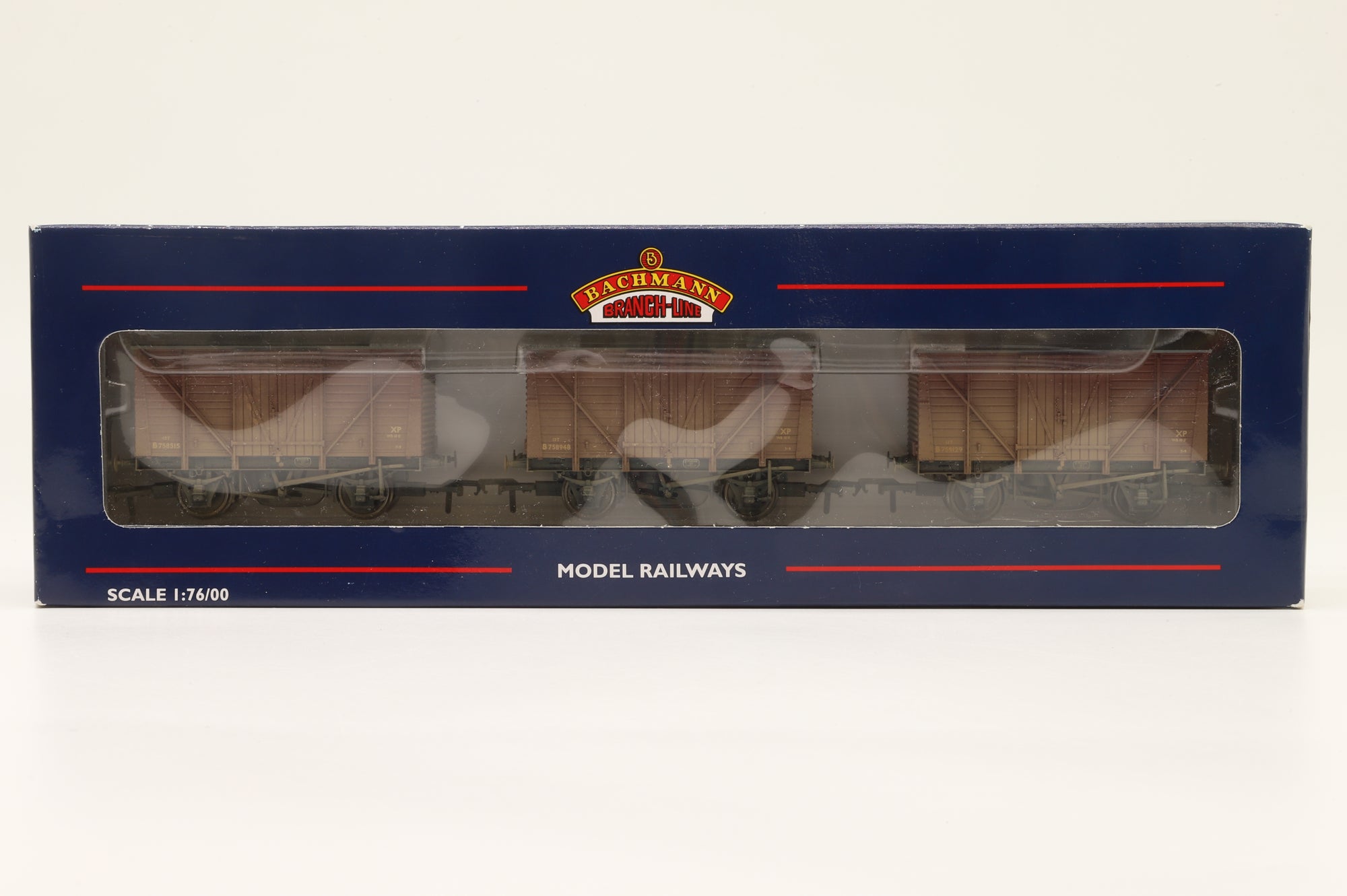 Bachmann OO 38-160W Triple Pack 12 Ton BR Planked Vent Vans Weathered Excl. Hattons