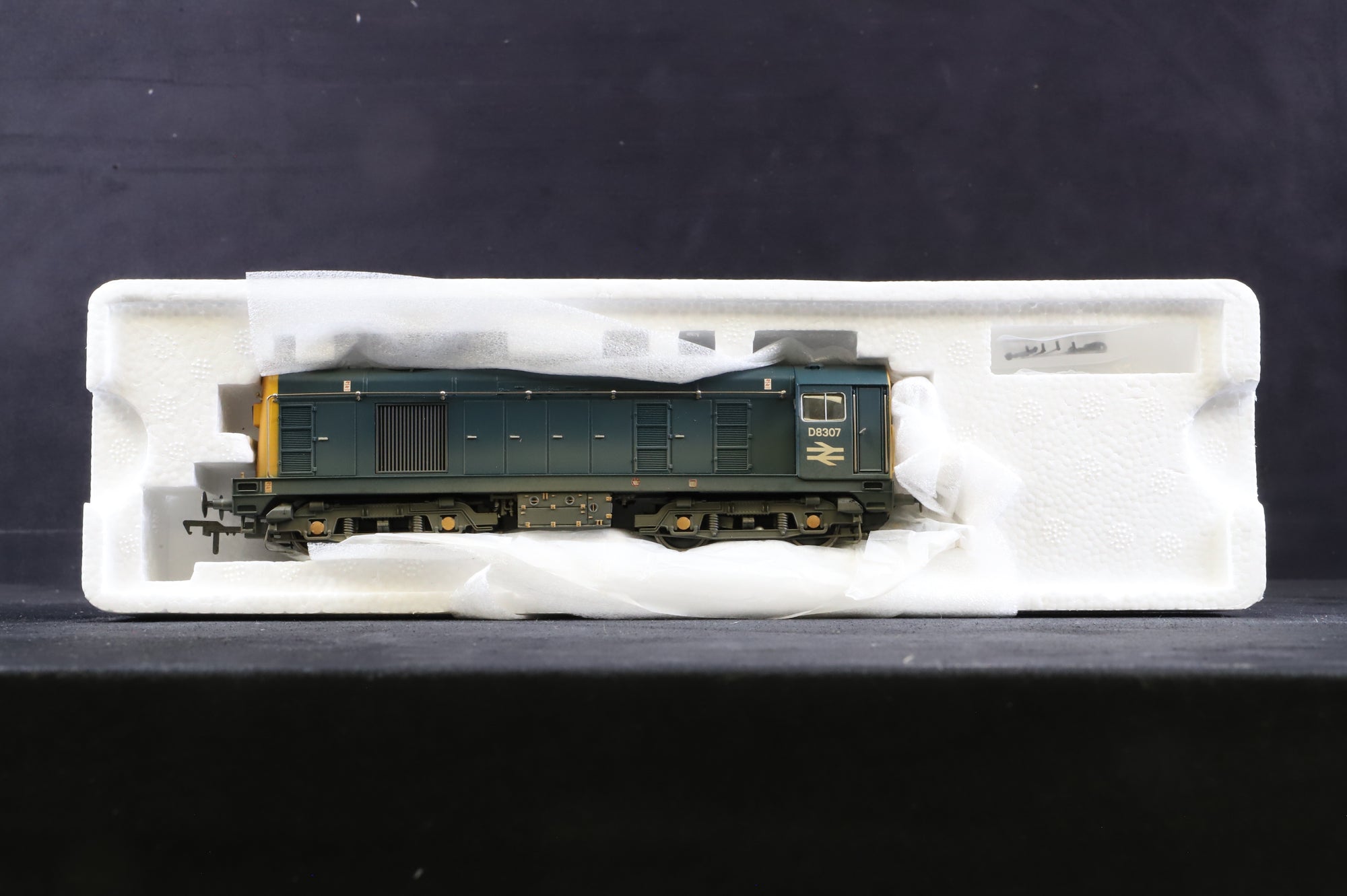 Bachmann OO 32-032 Class 20 'D8307' Diesel Locomotive BR Blue Indicator Box Panel Weathered