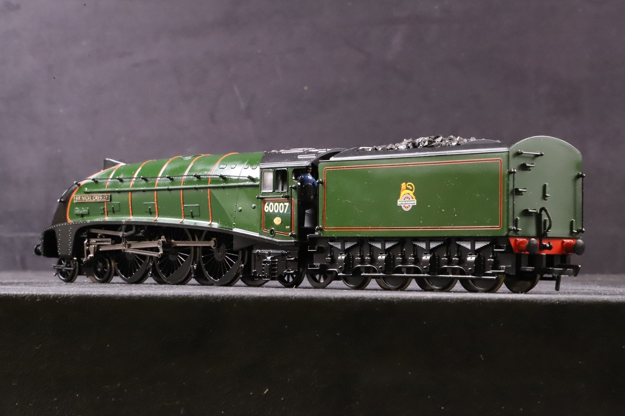 WORKSHOP Bachmann OO 31-965 Class A4 60007 'Sir Nigel Gresley' in Lined BR Green w/ Early Crests