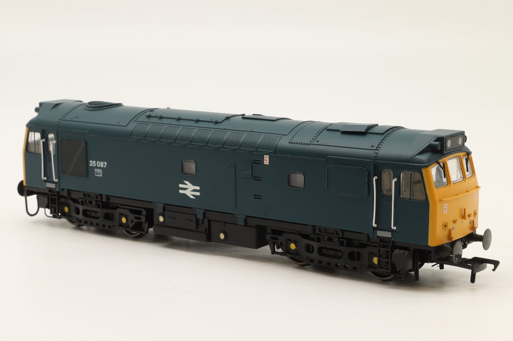 Bachmann OO Class 25 '25087' BR Blue