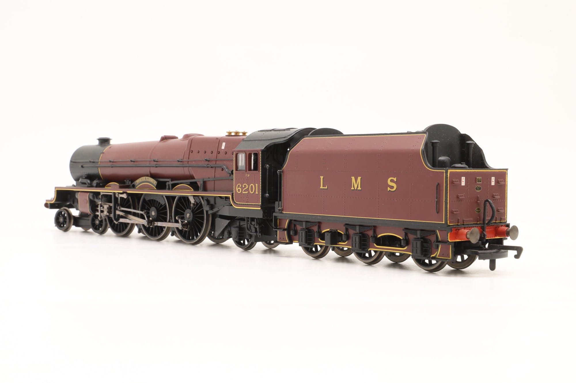 Hornby OO 'The Royal Train Set' LMS Class 7P 'Princess Elizabeth' '6201' & Three Royal Coaches