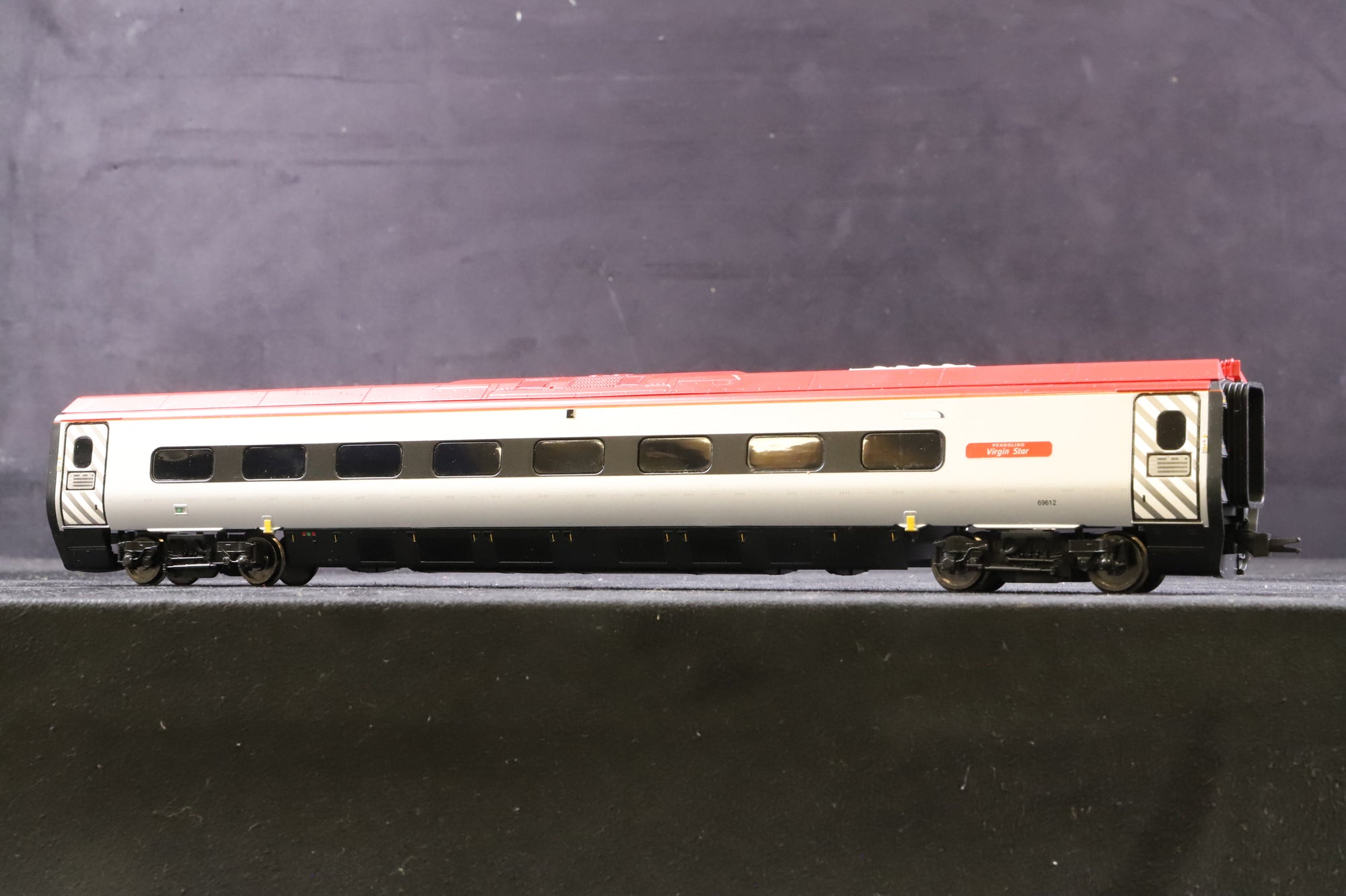 Hornby OO Virgin Pendolino 6 Car Set DCC Fitted