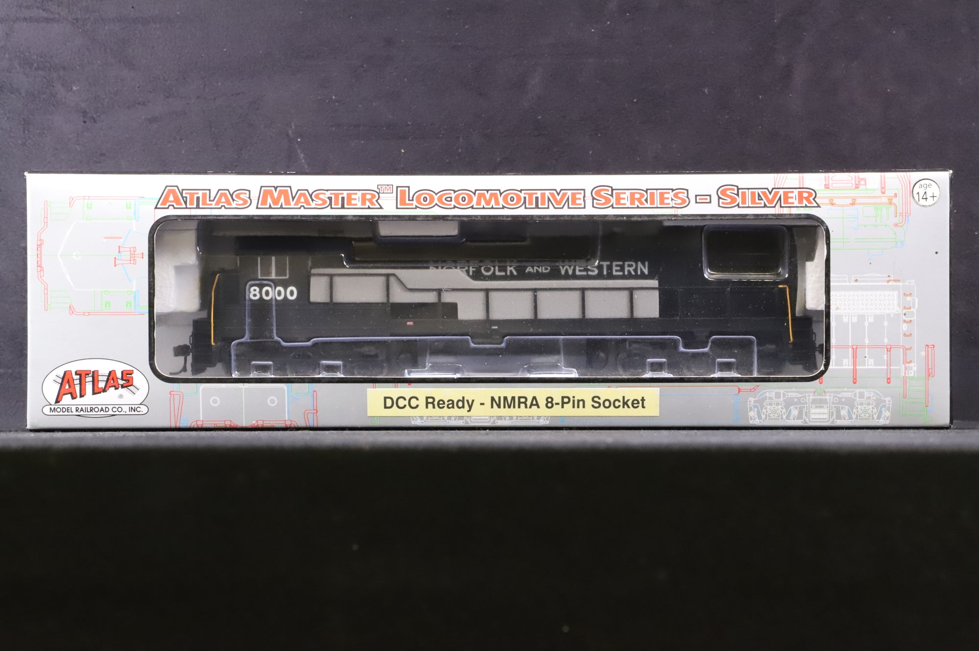 Atlas HO 10000888 U30C Phase 3 Loco No.8000 in Norfolk & Western Black