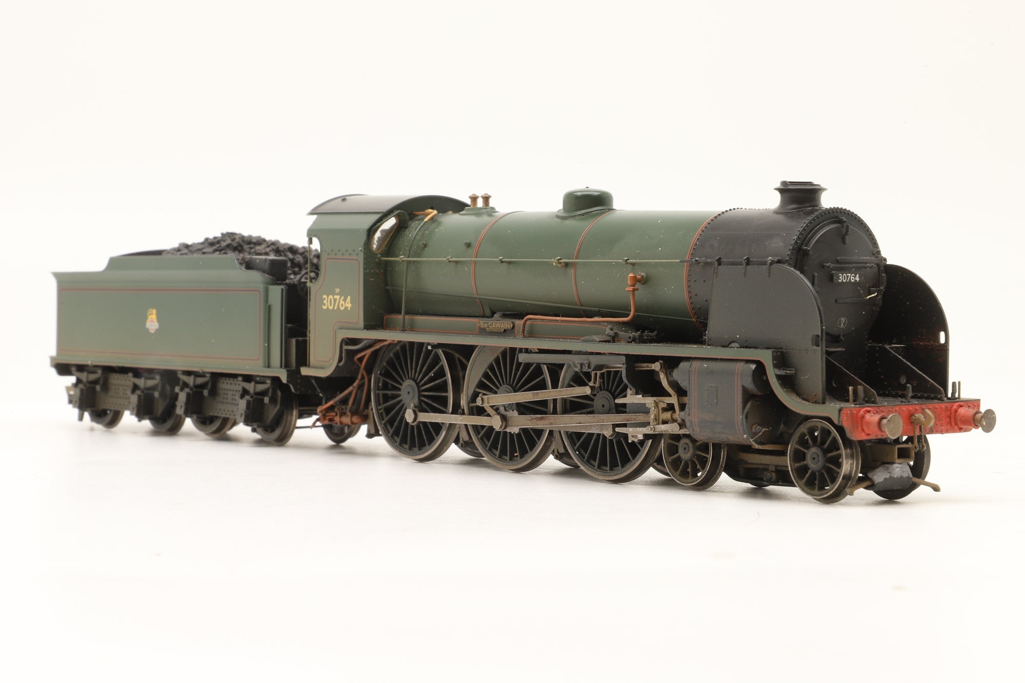 WORKSHOP Hornby OO R2581 Class N15 30764 'Sir Gawain' in Lined BR Green w/ Early Crests – DCC Sound & Weathered