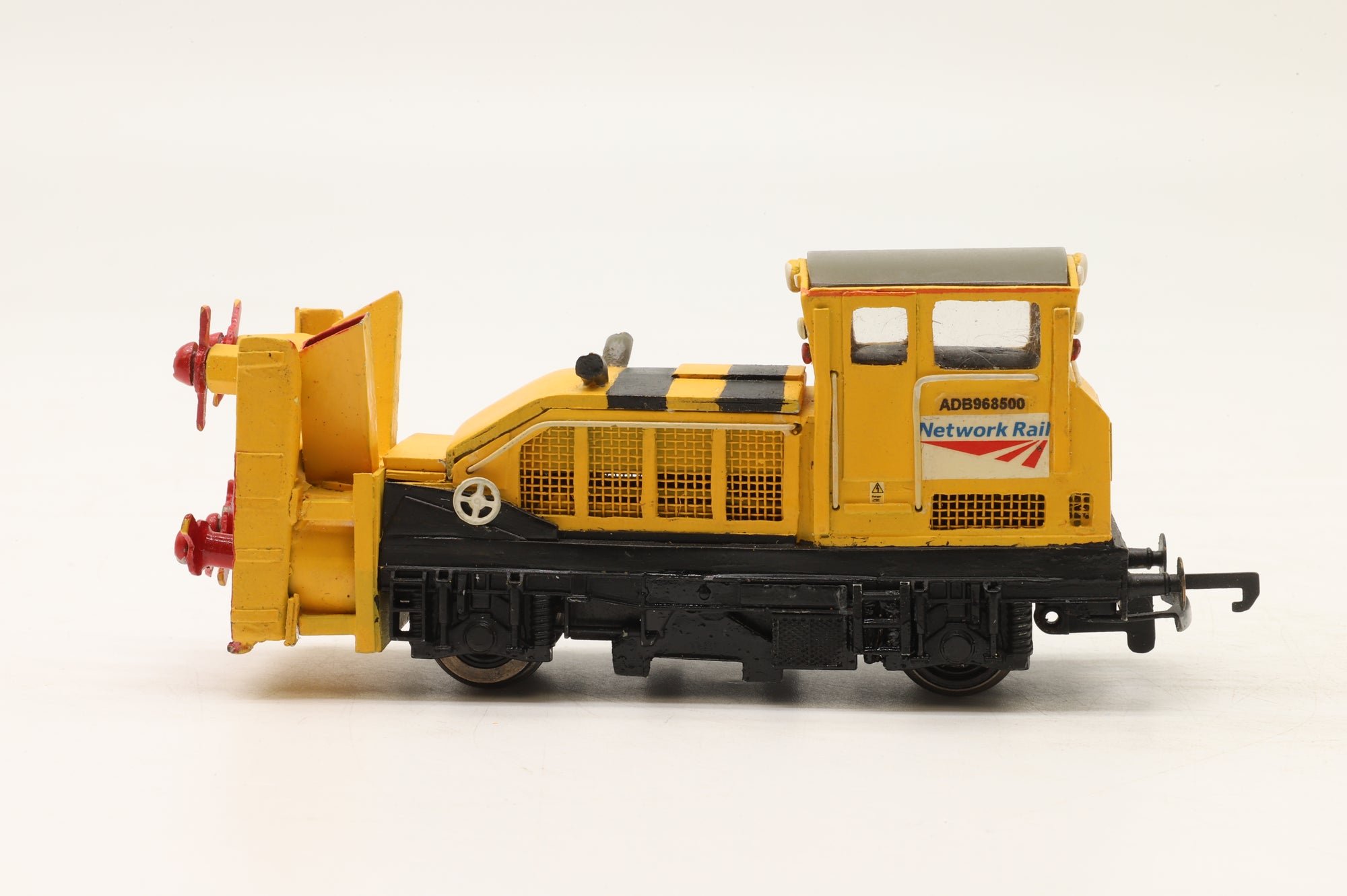 Custom/Scratch Built OO Beilhack Self-Propelled Rotary Snowblower ADB968500 in Network Rail Yellow