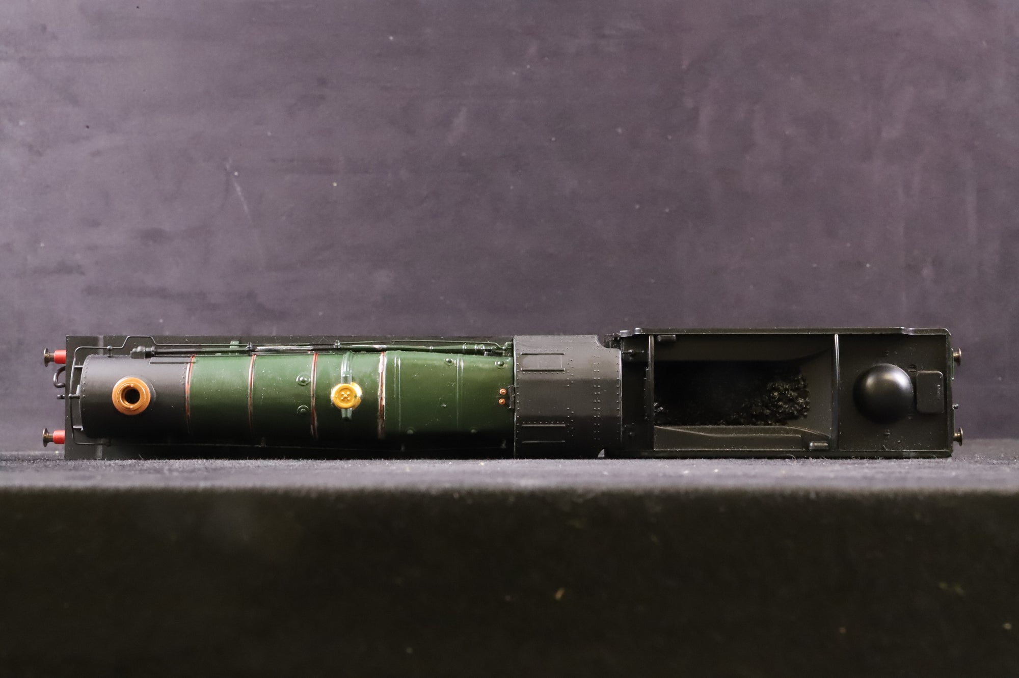 WORKSHOP Hornby OO County Class '1006' 'County Of Cornwall' BR Green Repainted