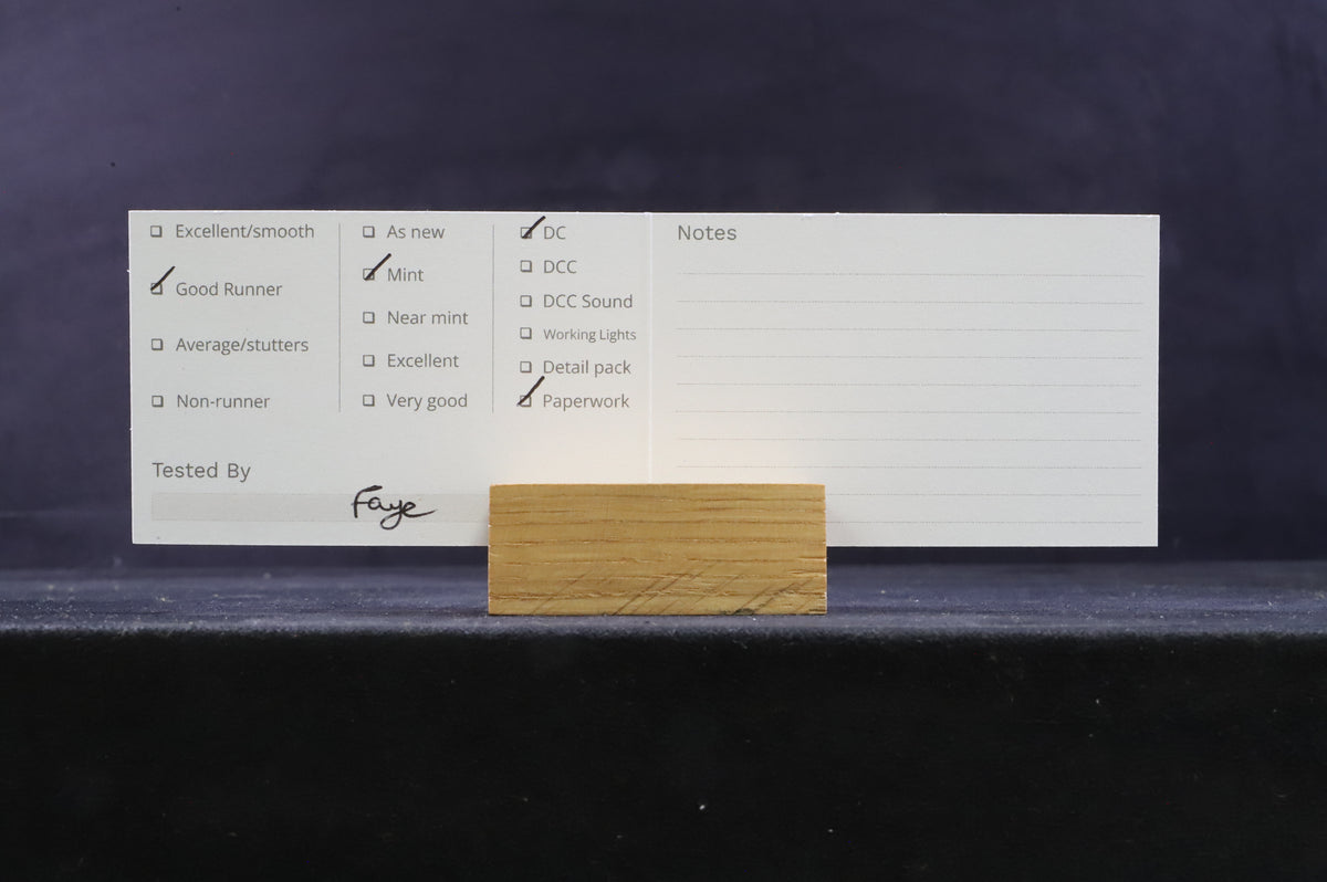 Hornby OO R2768 GWR Parcels Railcar No.34 in GWR Choc/Cream Livery