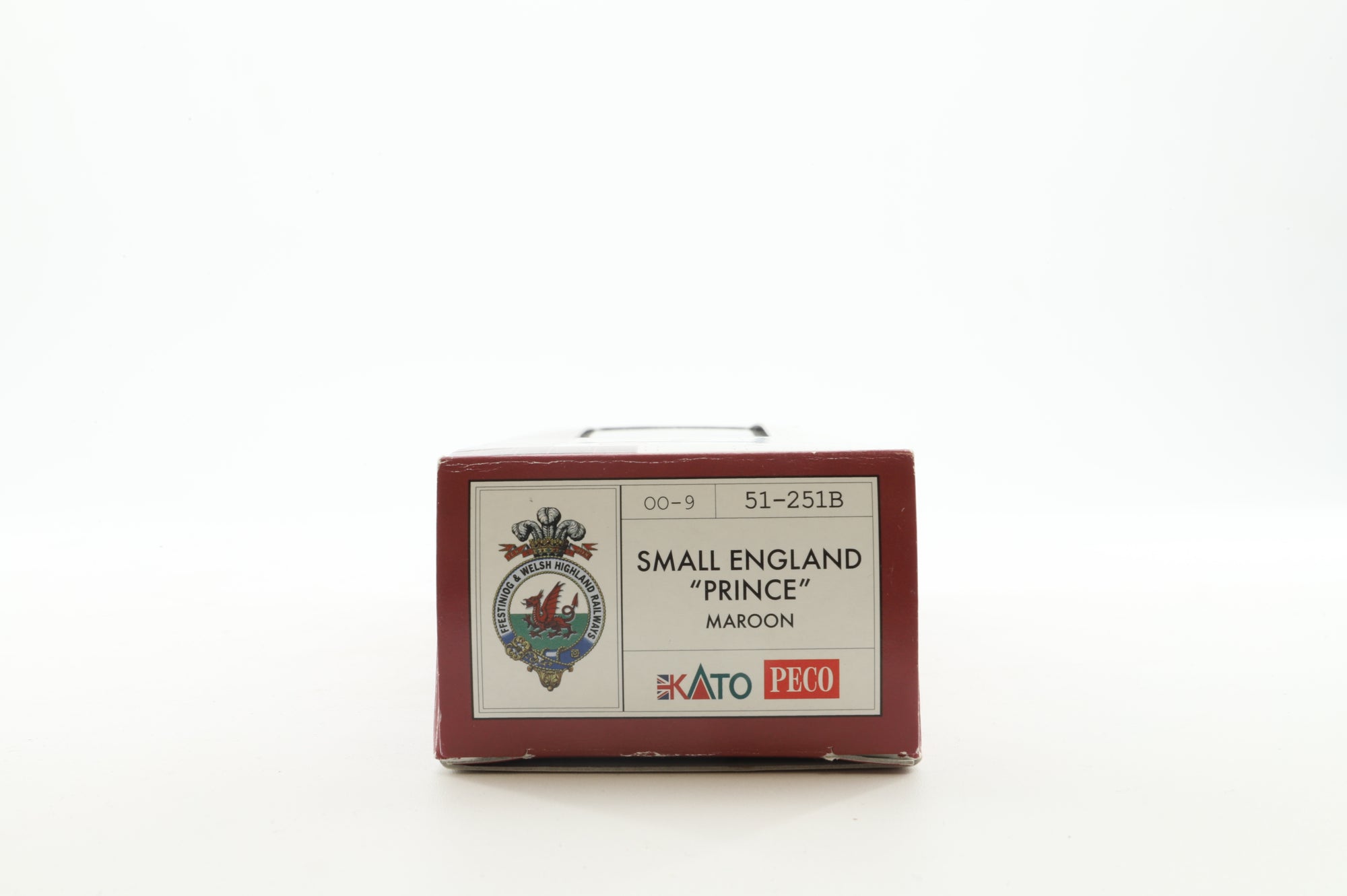 Kato/Peco OO9 51-251B Small England 'Prince' in Lined Maroon