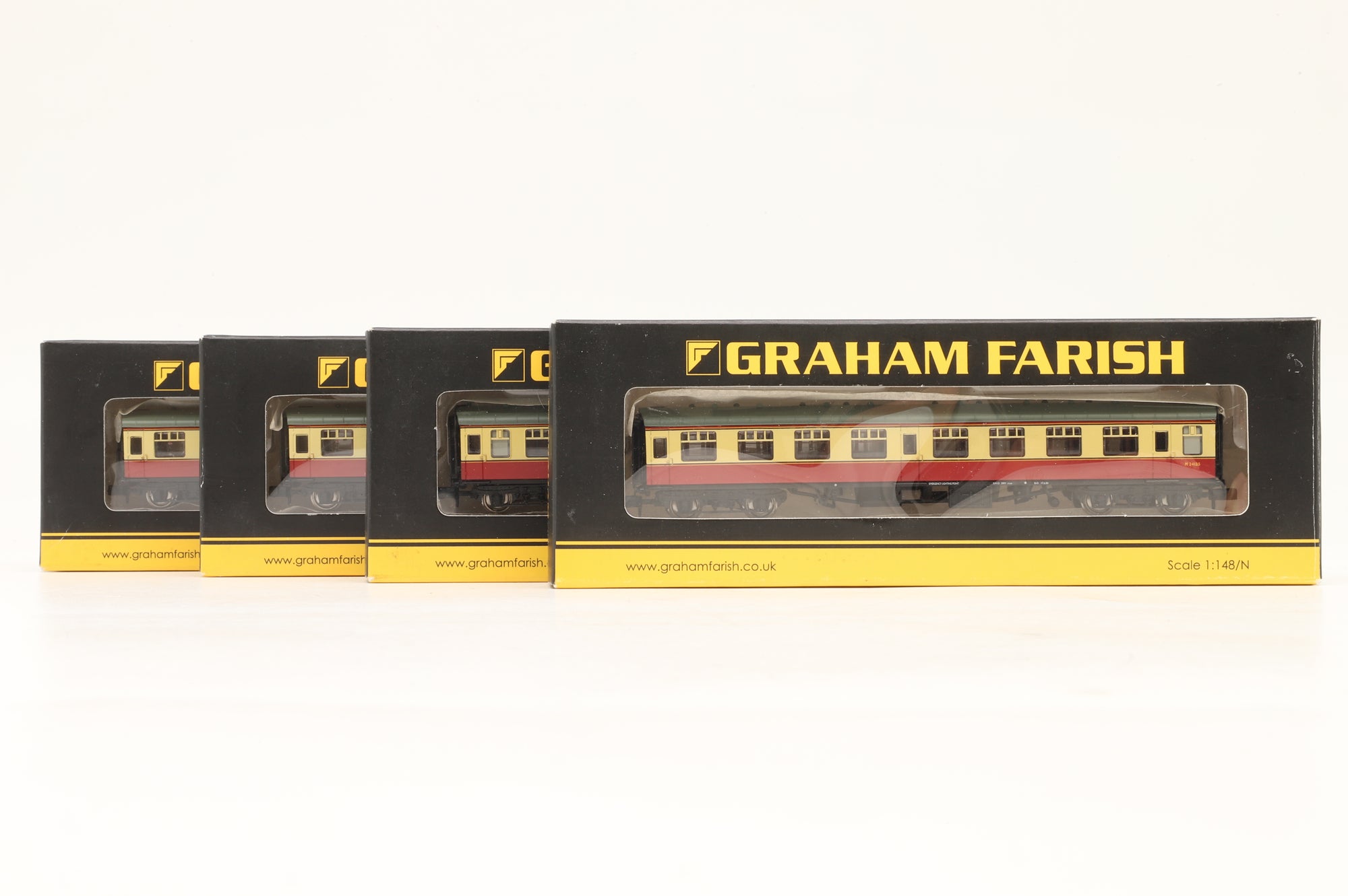 Graham Farish N Rake of 4 Mk1 Crimson & Cream Coaches