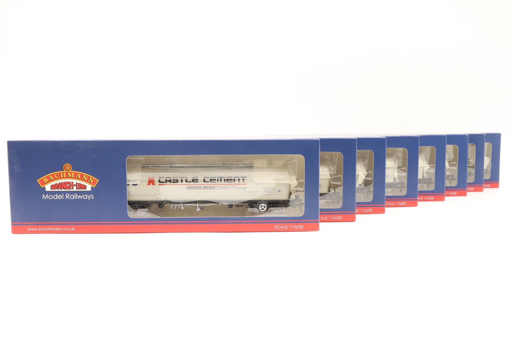 Bachmann OO 38-201A x8 Rake of 8 JPA Bogie Cement Tanks in VTG/Castle Cement Livery