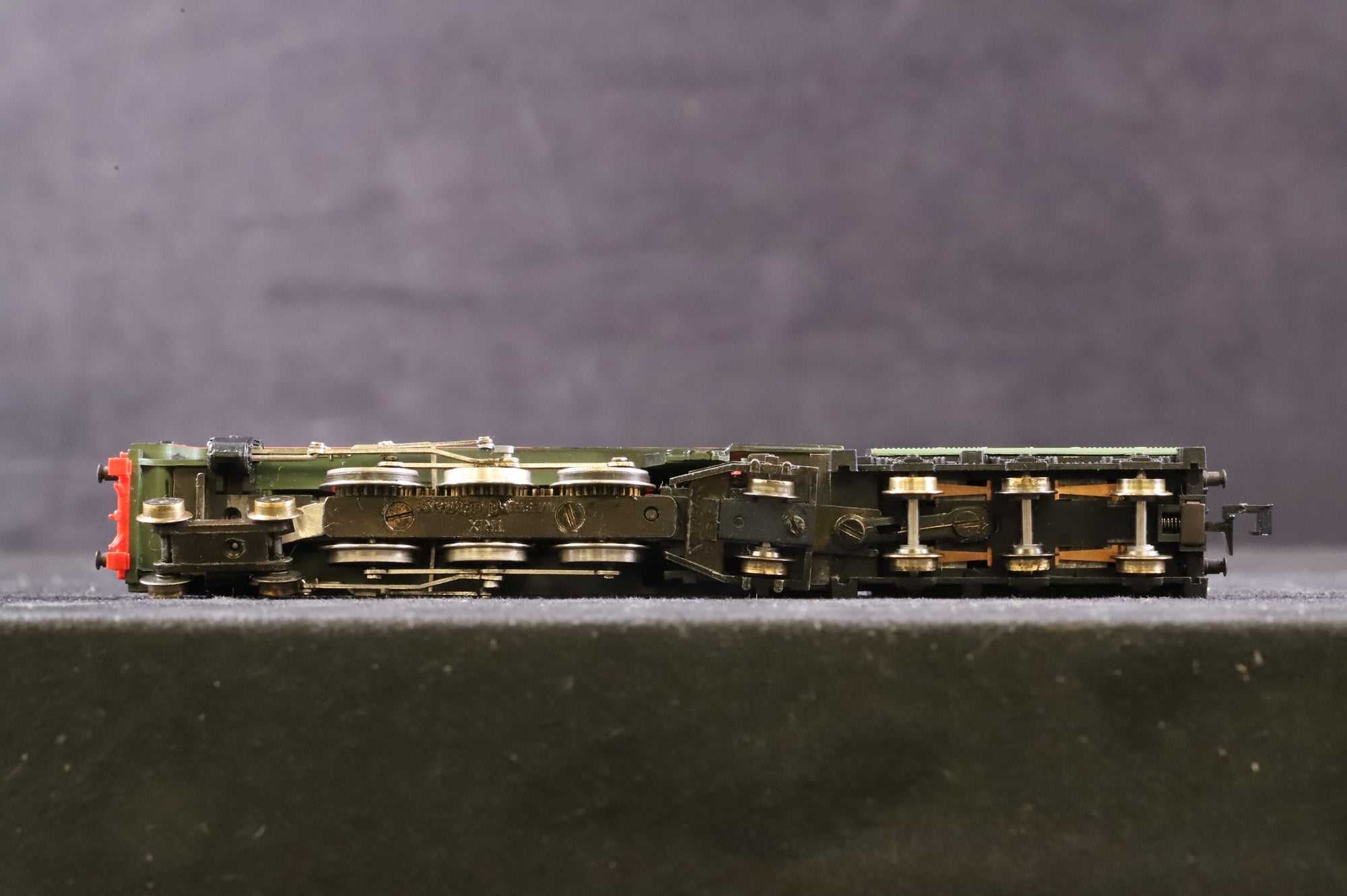 Hornby Minitrix N gauge 203 Standard Class 7 70000 'Britannia' in Lined BR Green w/ Late Crests