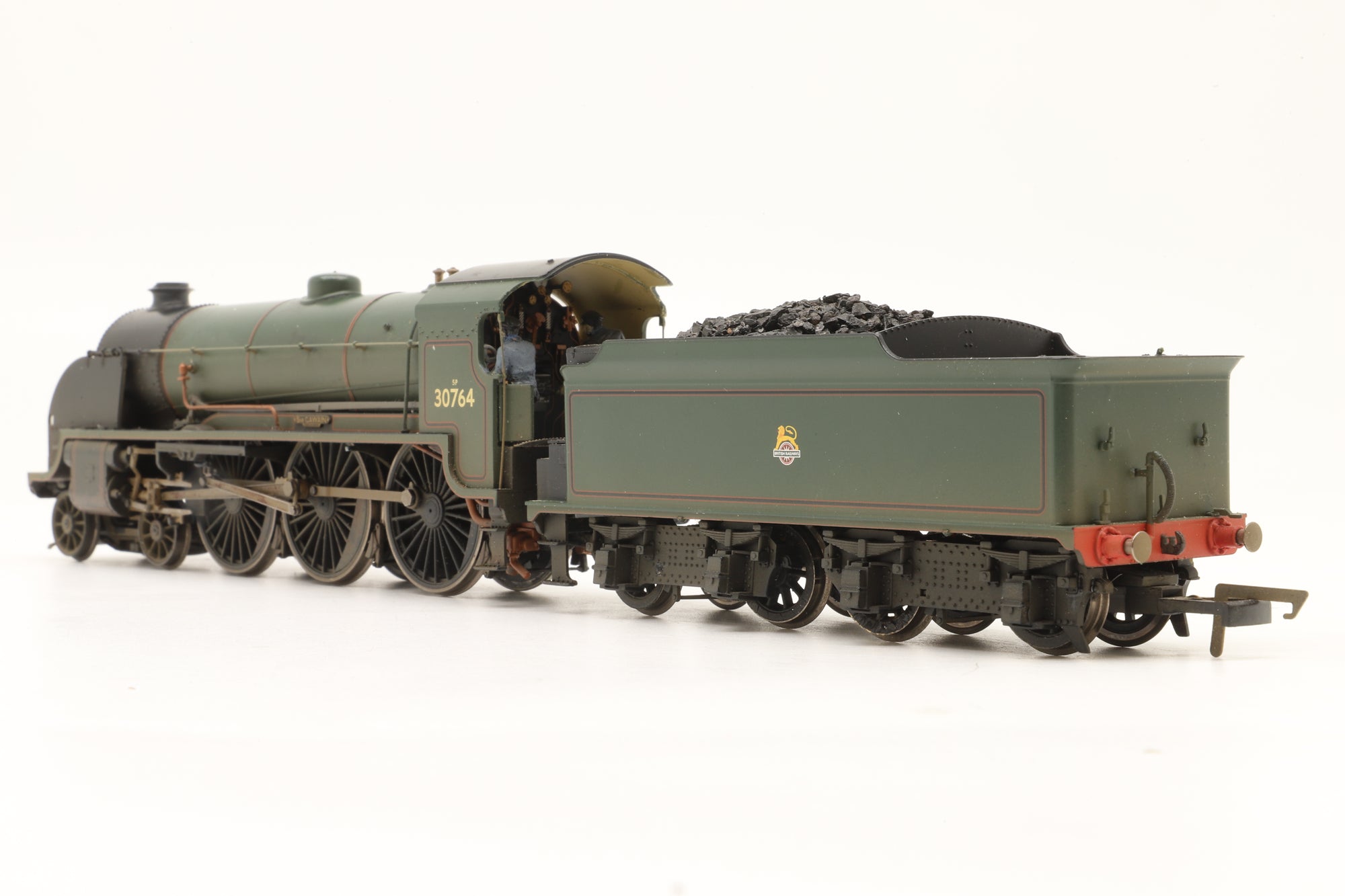 WORKSHOP Hornby OO R2581 Class N15 30764 'Sir Gawain' in Lined BR Green w/ Early Crests – DCC Sound & Weathered