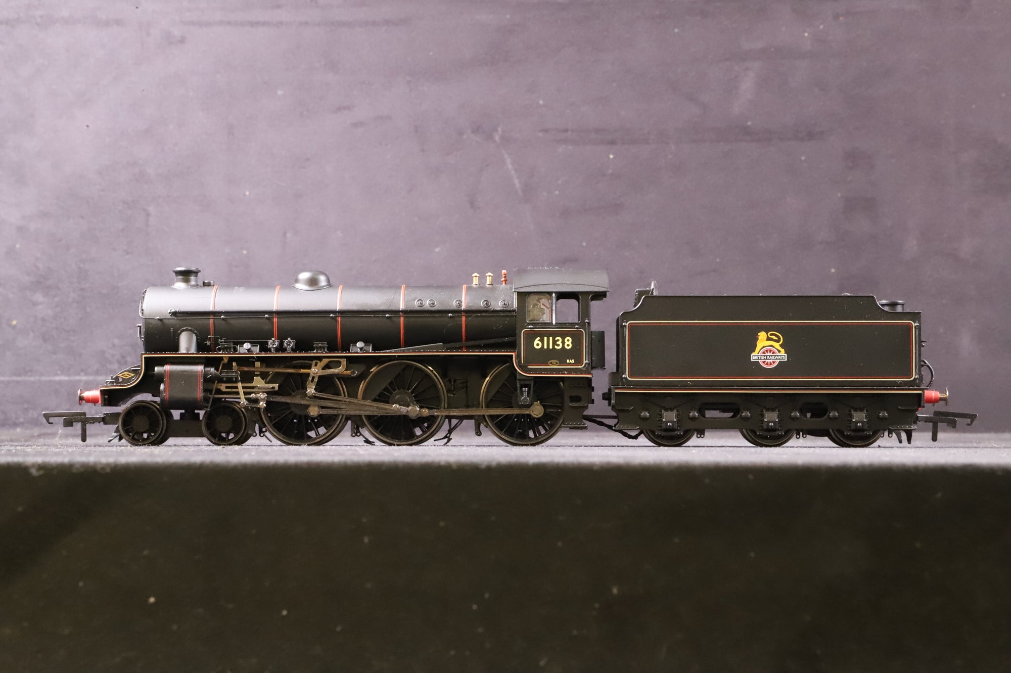 Hornby OO R2999X Class B1 '61138' BR Lined Black E/C DCC Fitted