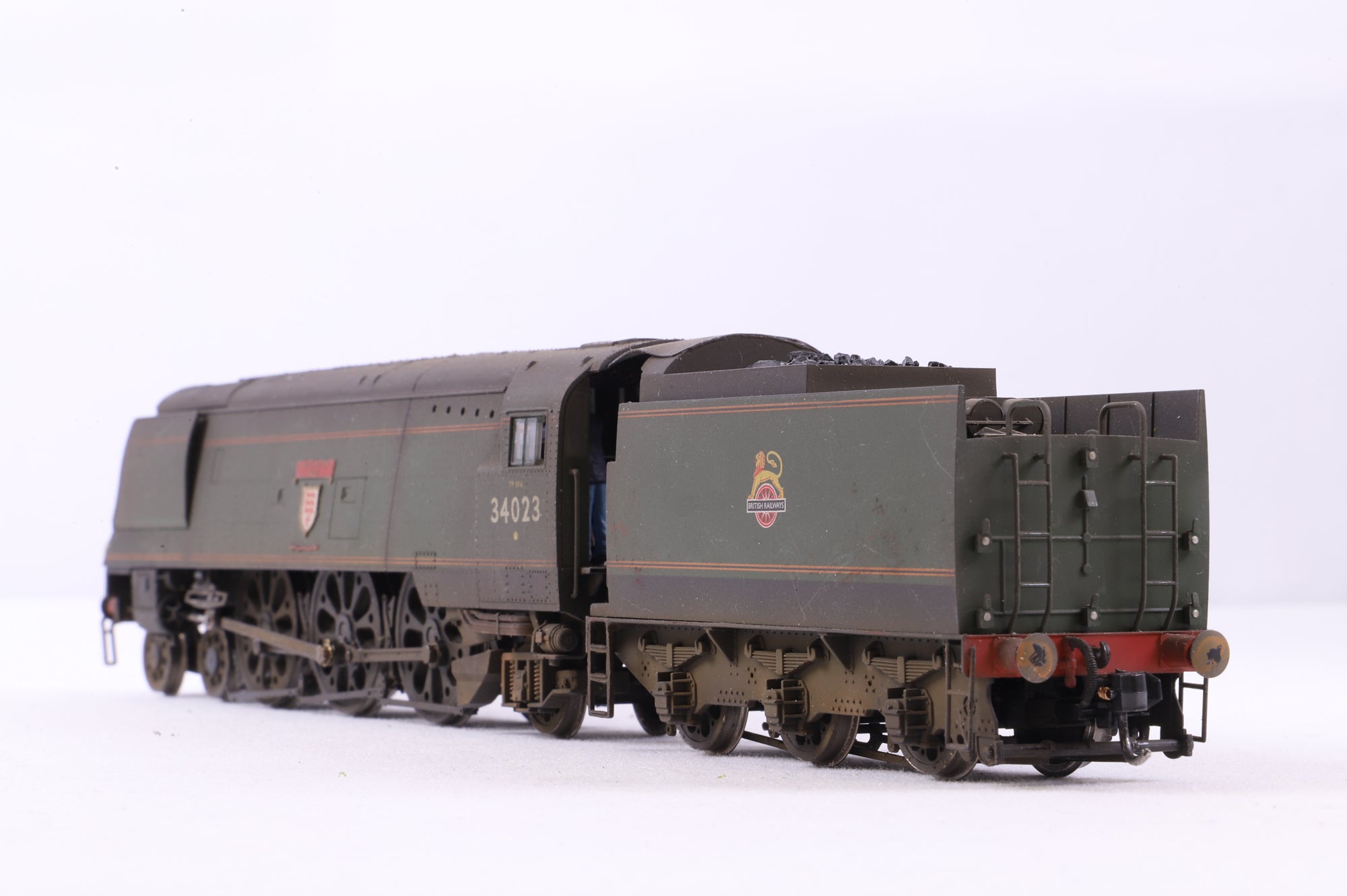 Hornby OO West Country Class 34023 'Black Moor Vale' in Lined BR Green w/ Late Crests - DCC Sound & TMC Weathered