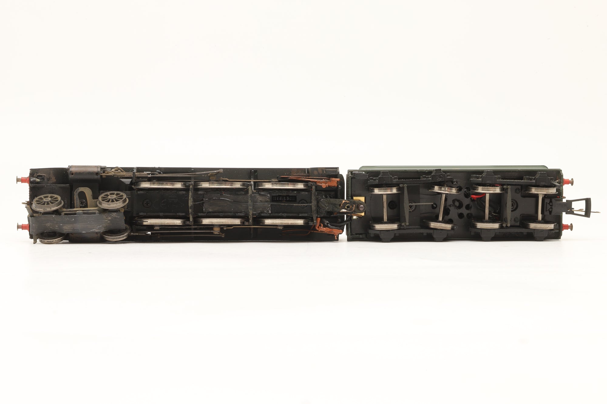 WORKSHOP Hornby OO R2581 Class N15 30764 'Sir Gawain' in Lined BR Green w/ Early Crests – DCC Sound & Weathered