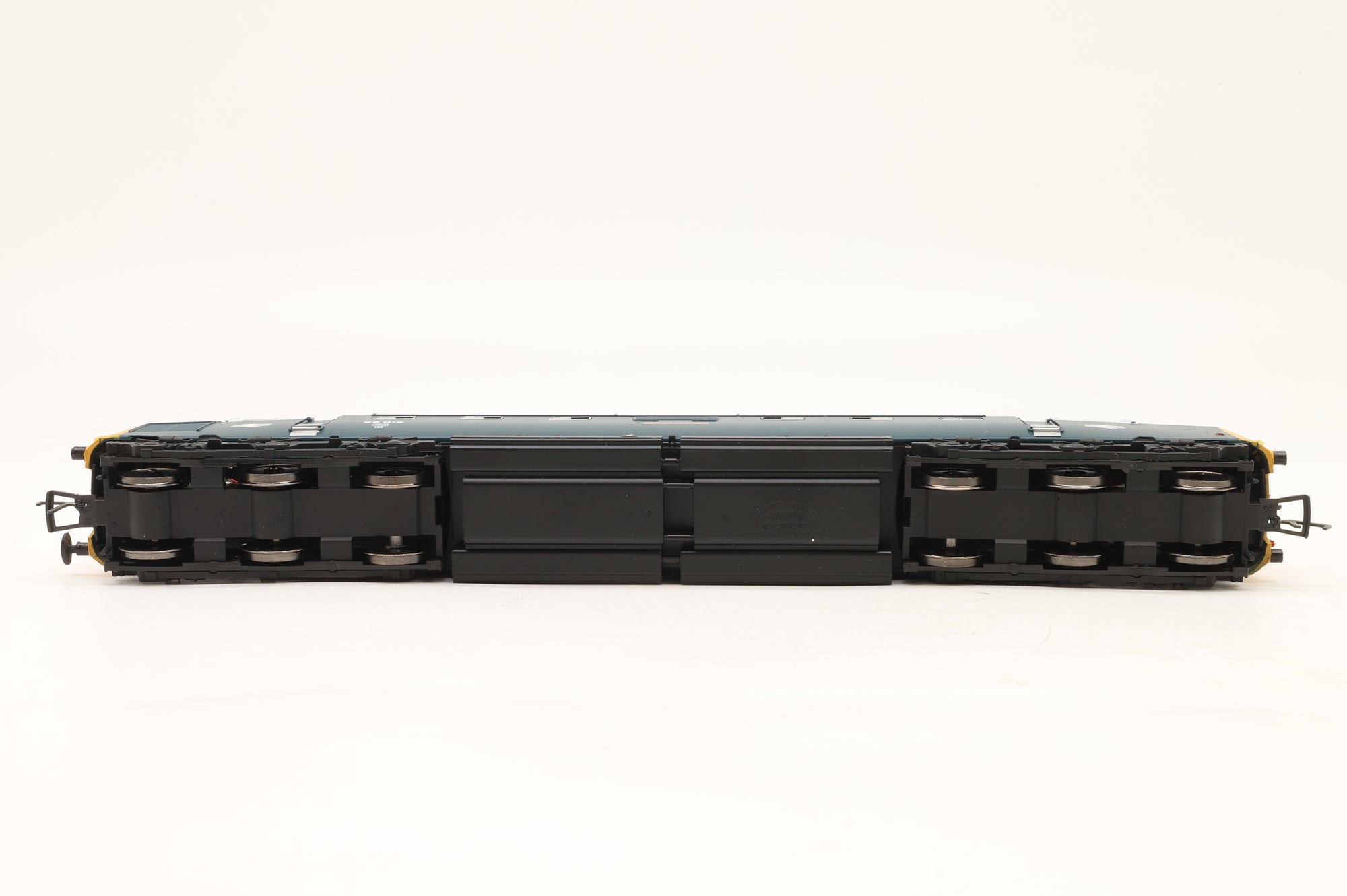 Bachmann OO 32-527 Class 55 Deltic 55012 'Crepello' in BR Blue w/ White Cabs