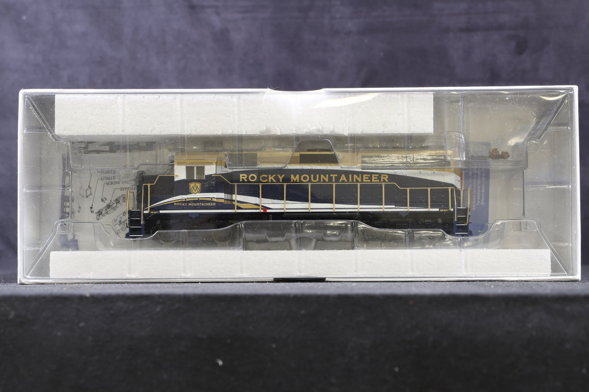 Athearn HO 99472 Rocky Mountaineer GP40-2 &#39;8017&#39;