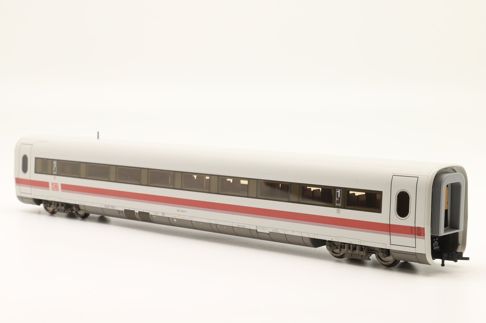 Fleischmann HO Rake Of 5 DB ICE Coaches Inc. 4449x2, 4448, 4441, 4444