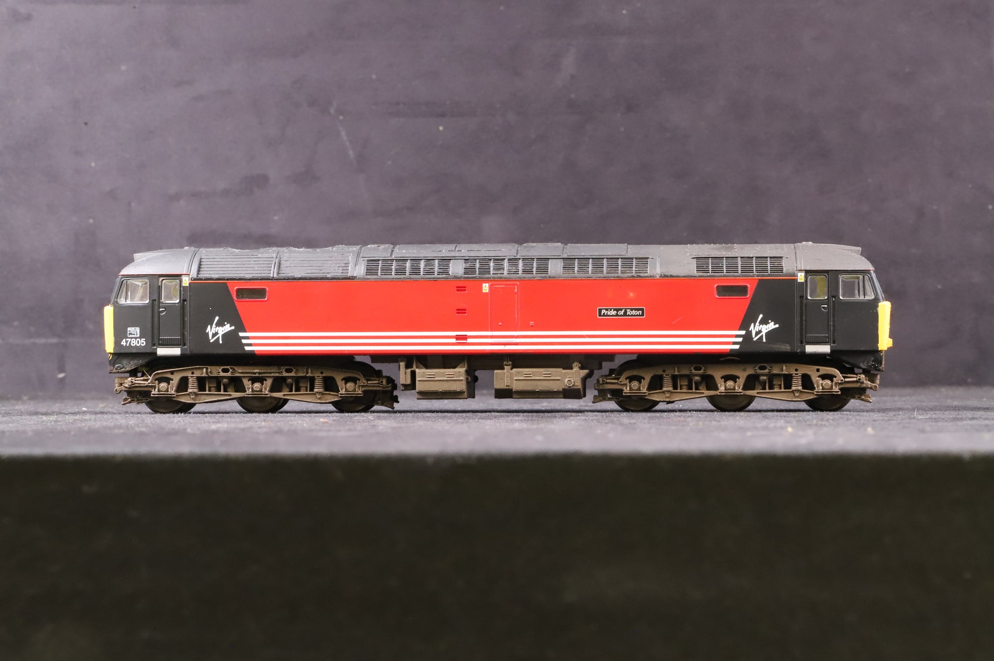 WORKSHOP ViTrains OO V2063 Class 47/8 '47805' 'Pride of Toton' Virgin Trains