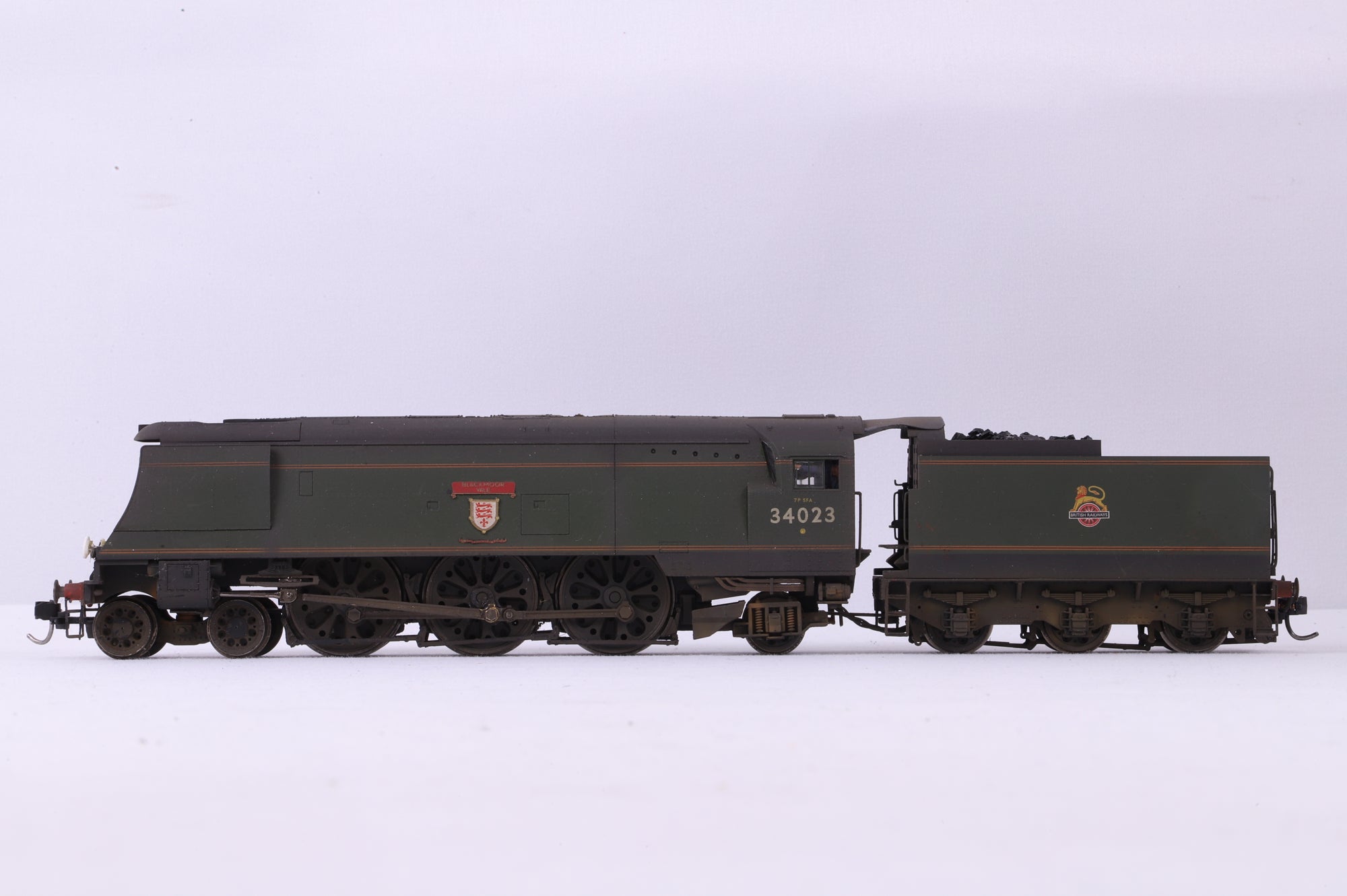 Hornby OO West Country Class 34023 'Black Moor Vale' in Lined BR Green w/ Late Crests - DCC Sound & TMC Weathered