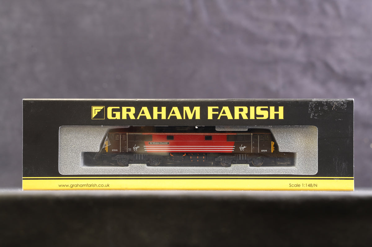 Graham Farish N 371-751 Class 87 Electric Locomotive &#39;87019&#39; &#39;Sir Winston Churchill&#39; Virgin Trains