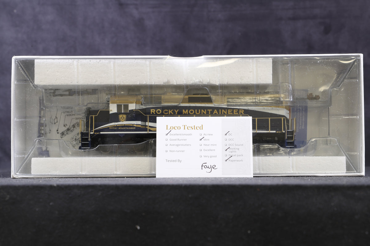 Athearn HO 99472 Rocky Mountaineer GP40-2 &#39;8017&#39;