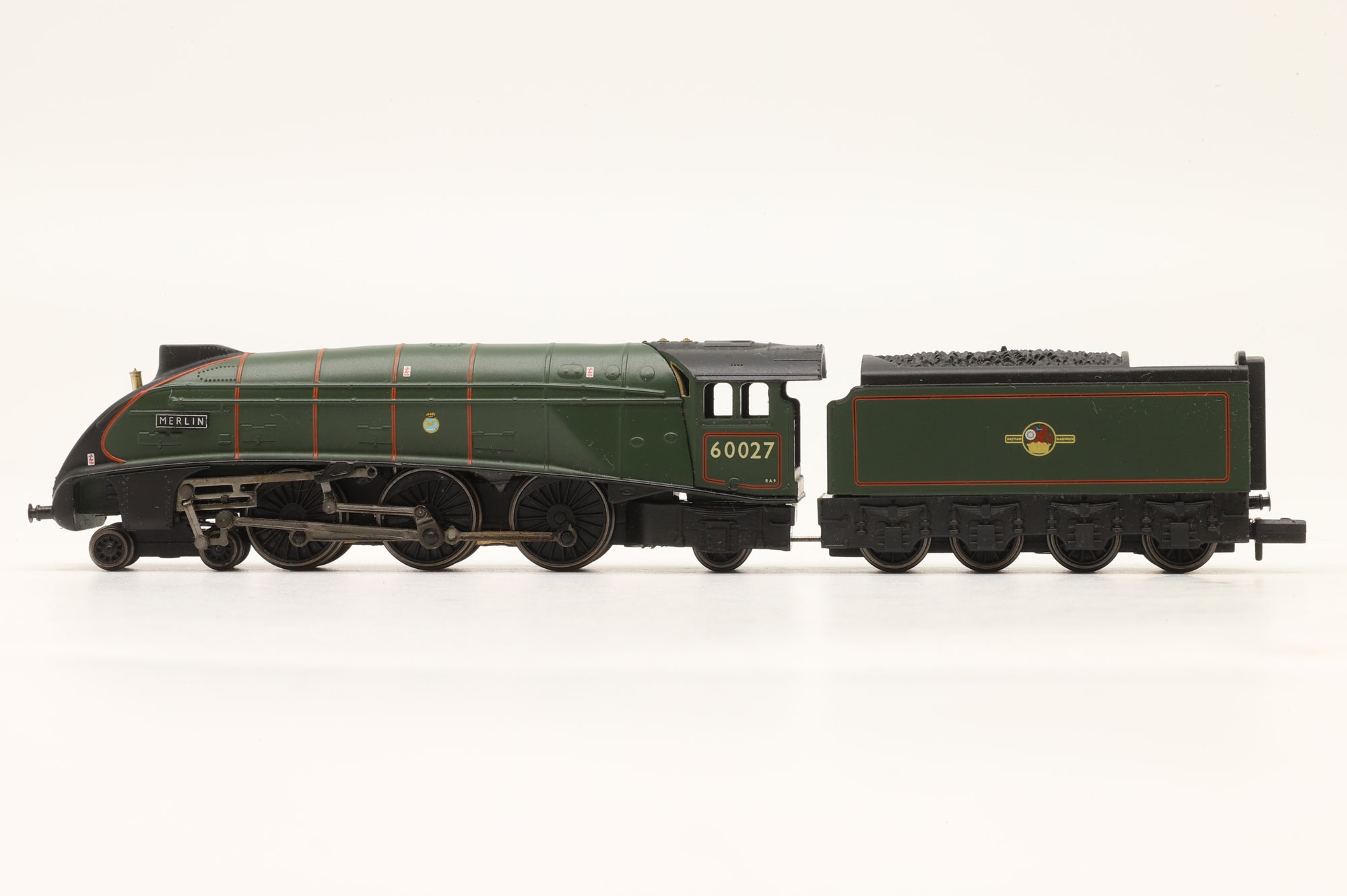 Graham Farish N 372-353 A4 '60027' 'Merlin' BR Green Late Crest